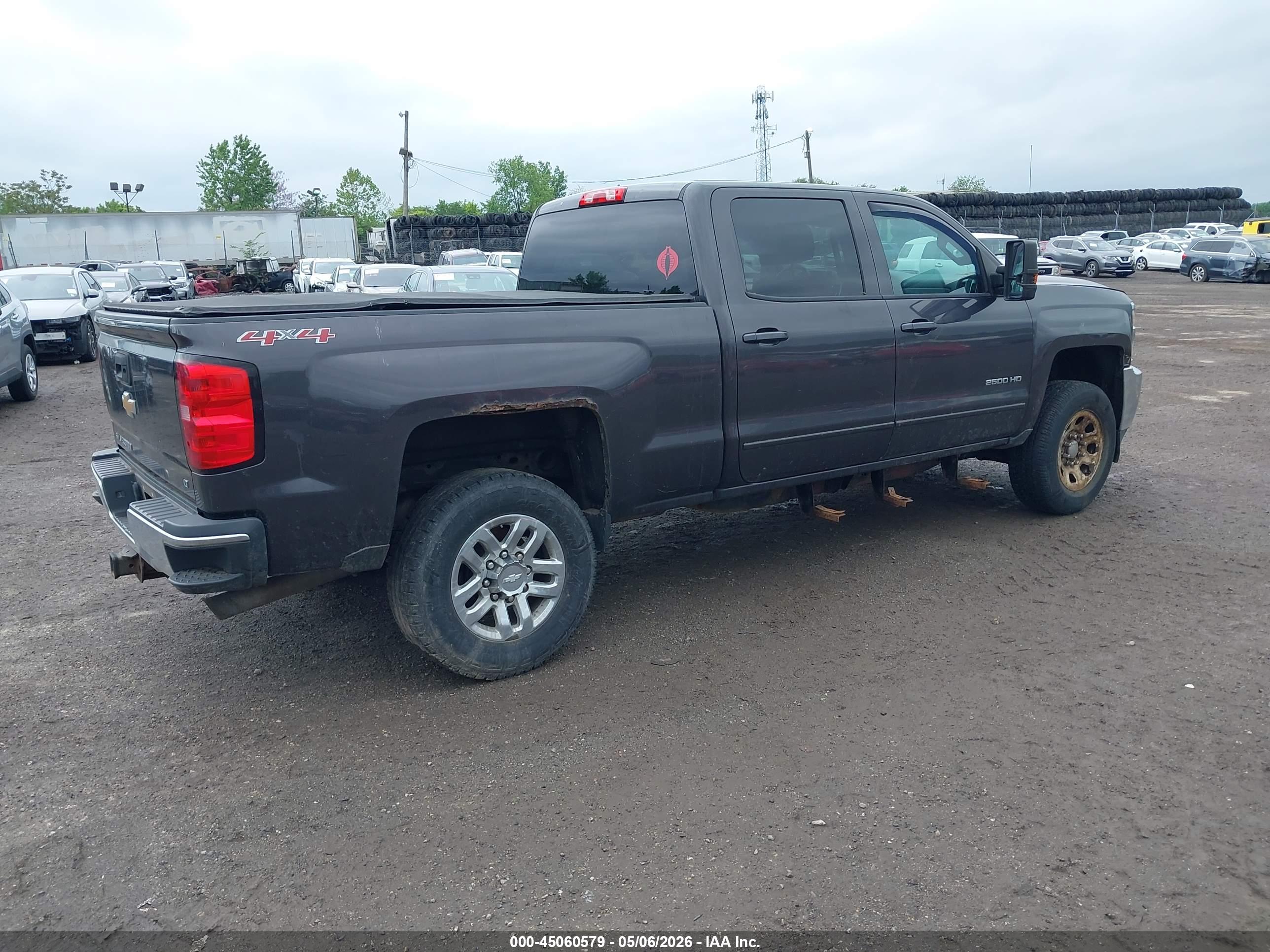 CHEVROLET SILVERADO image 4