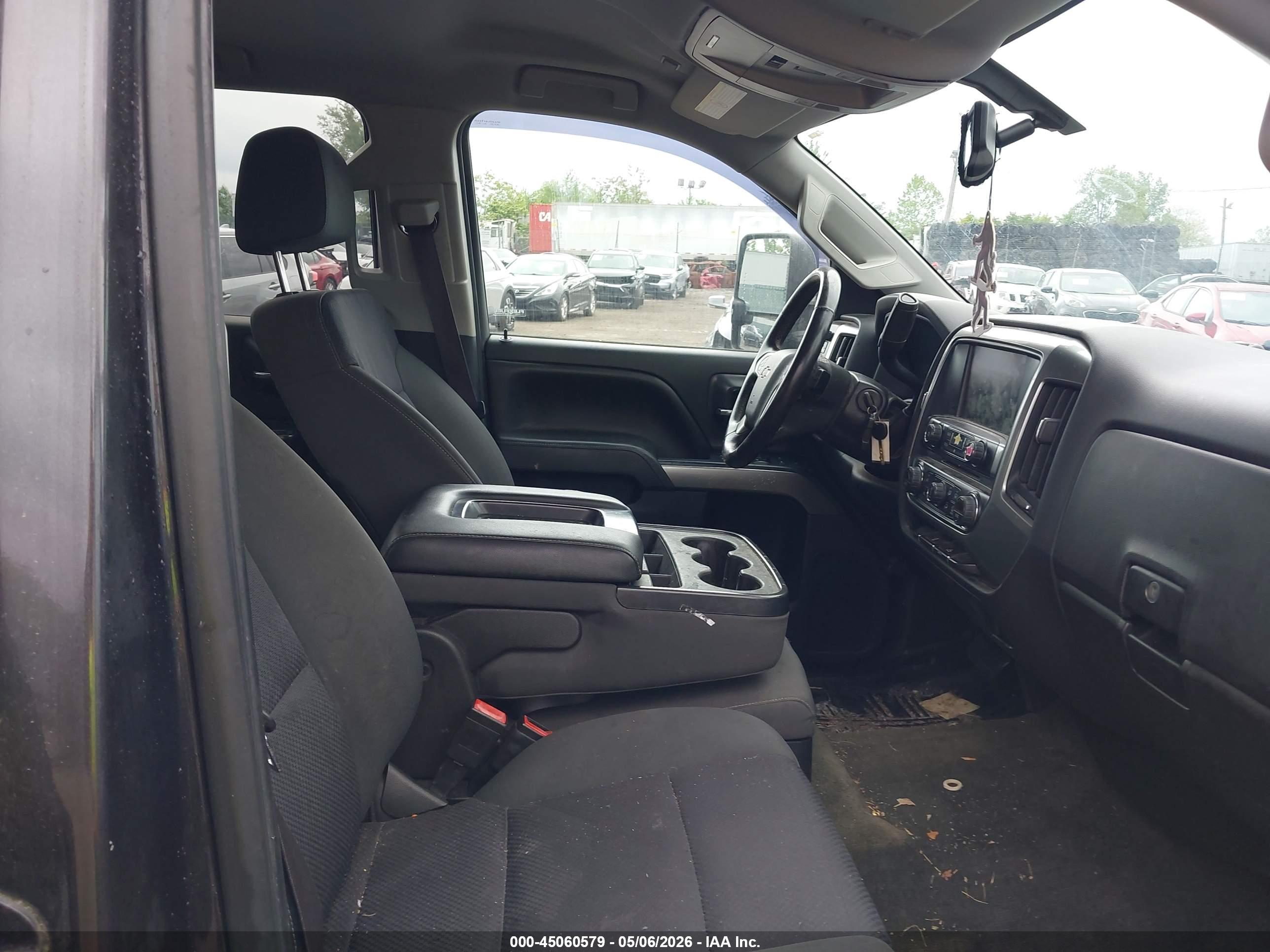 CHEVROLET SILVERADO image 5