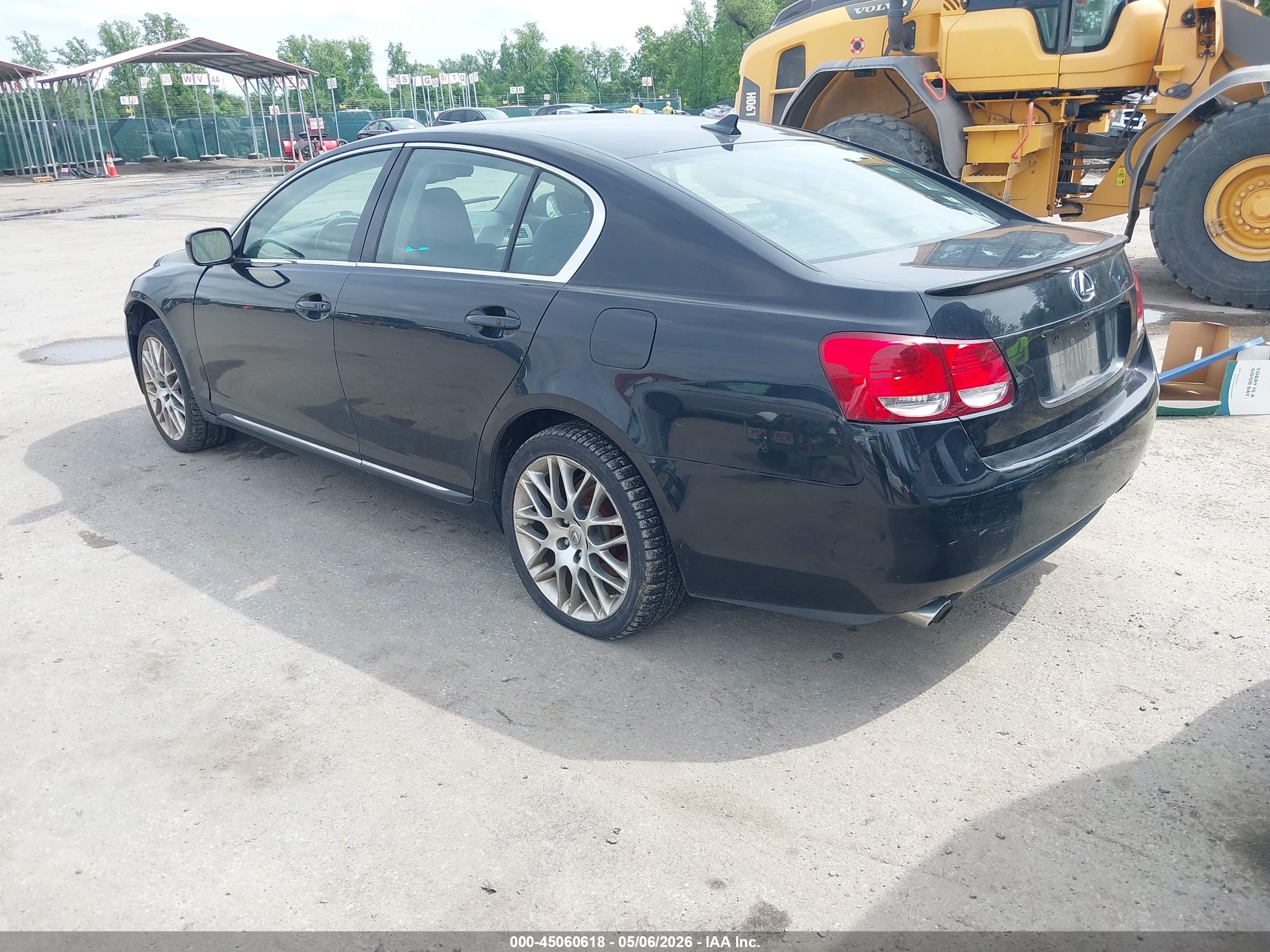 LEXUS GS image 3