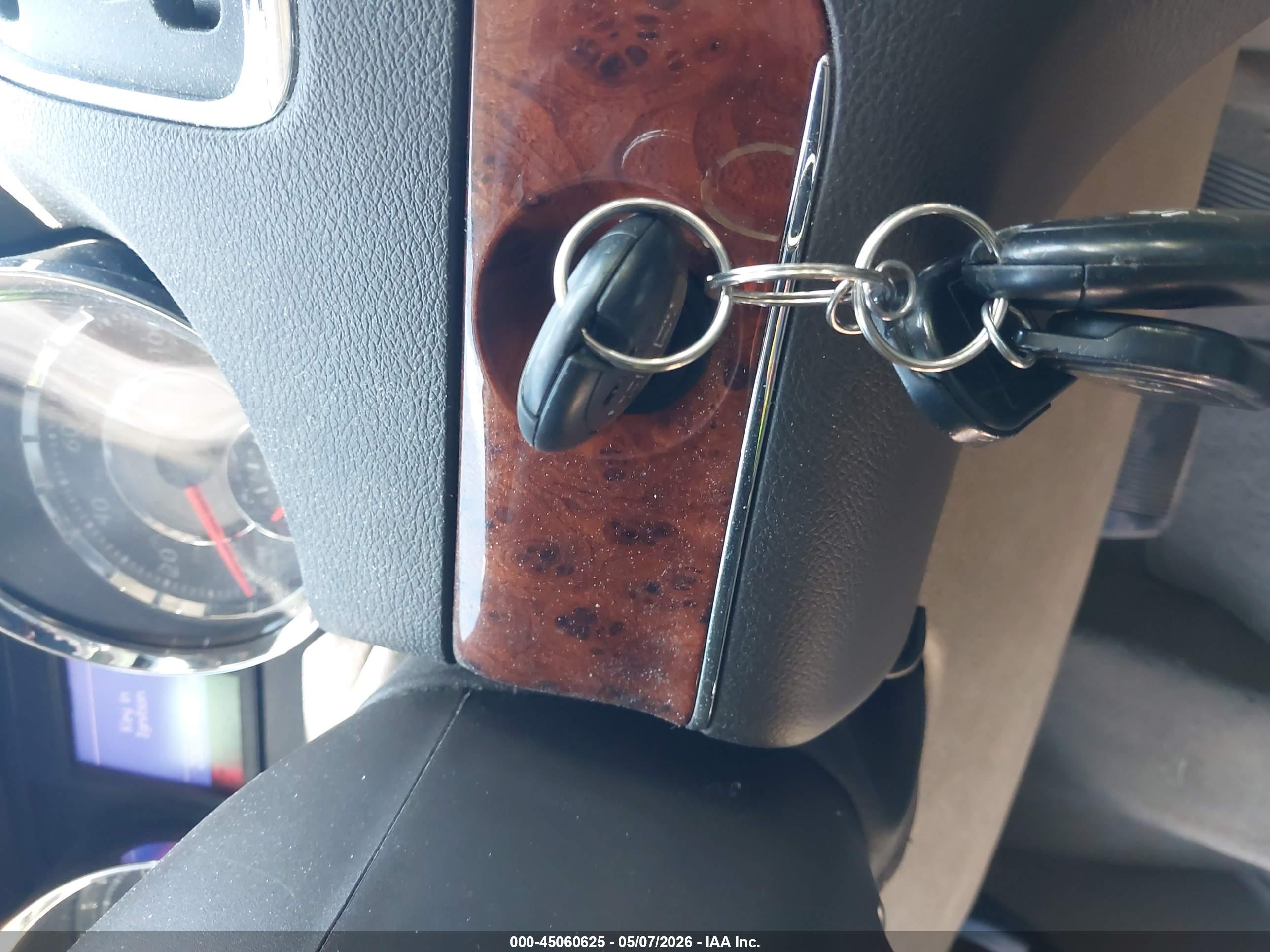 CHRYSLER TOWN image 11