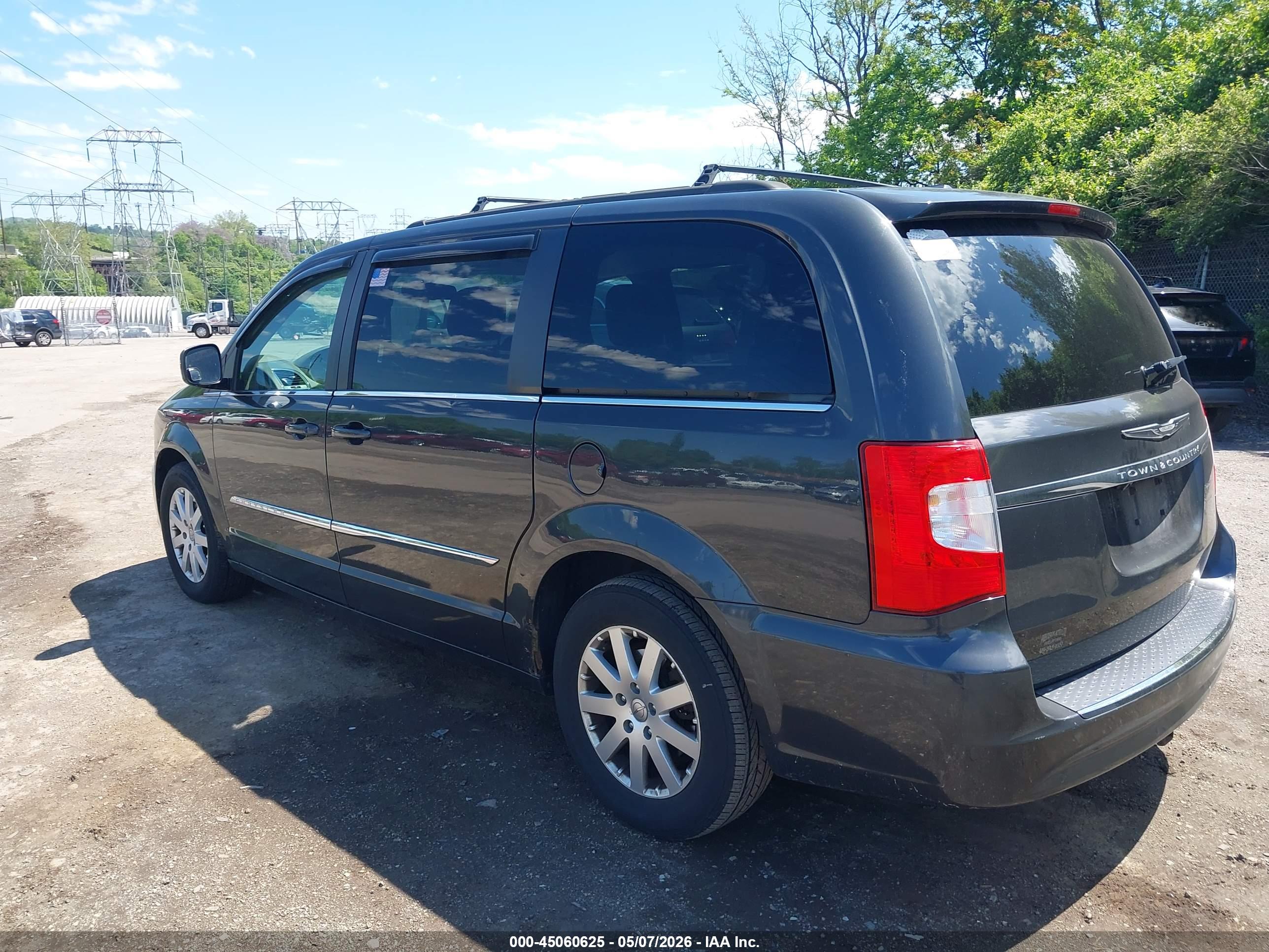 CHRYSLER TOWN image 3