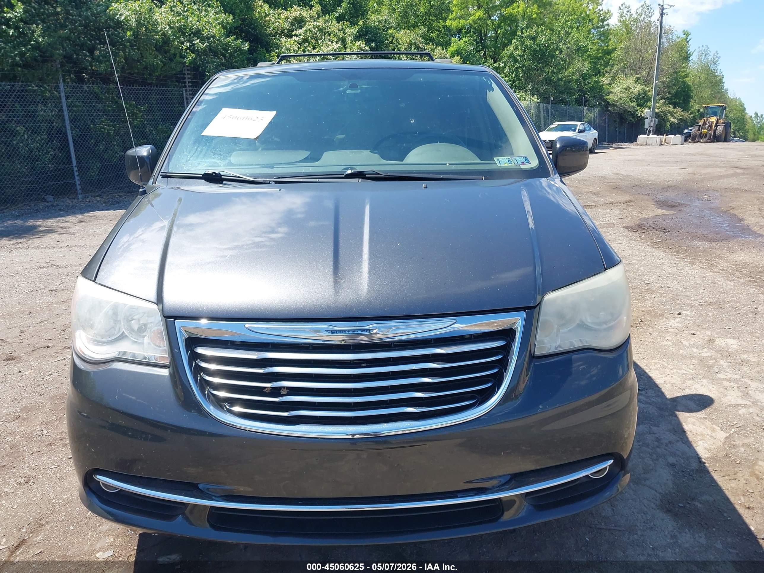 CHRYSLER TOWN image 6