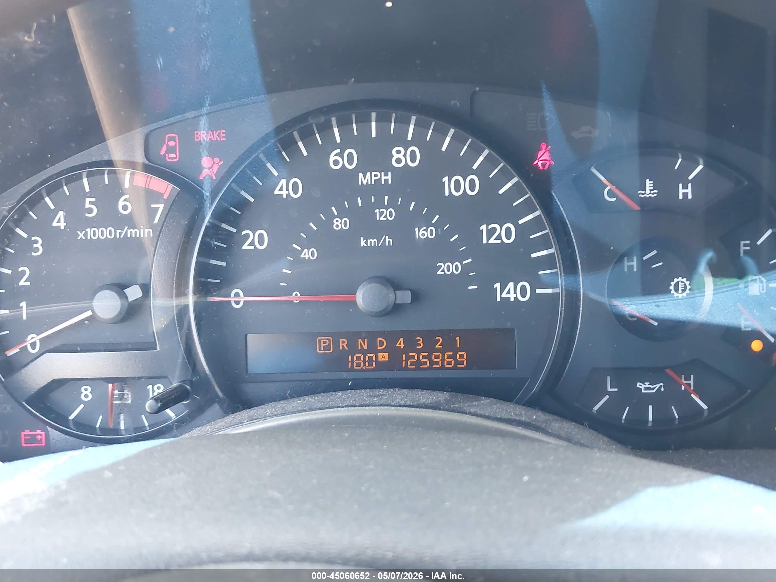 NISSAN TITAN image 7