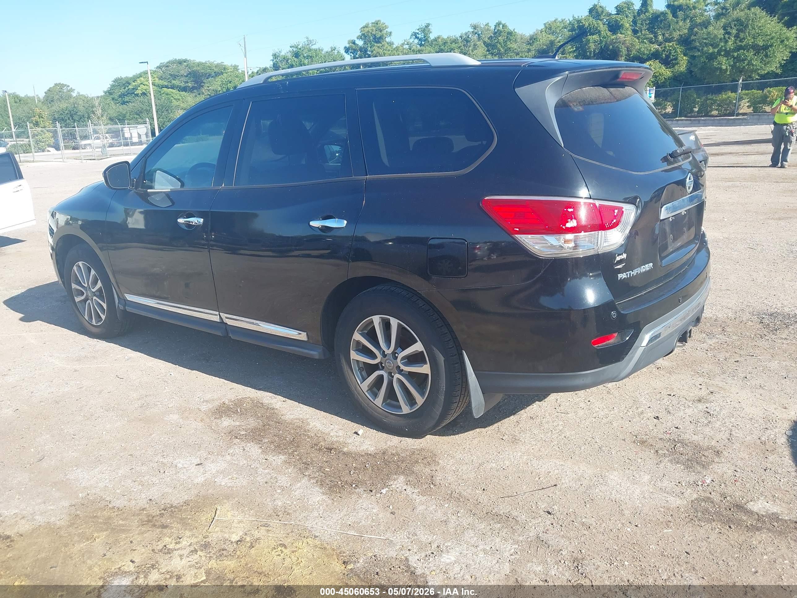 NISSAN PATHFINDER image 3