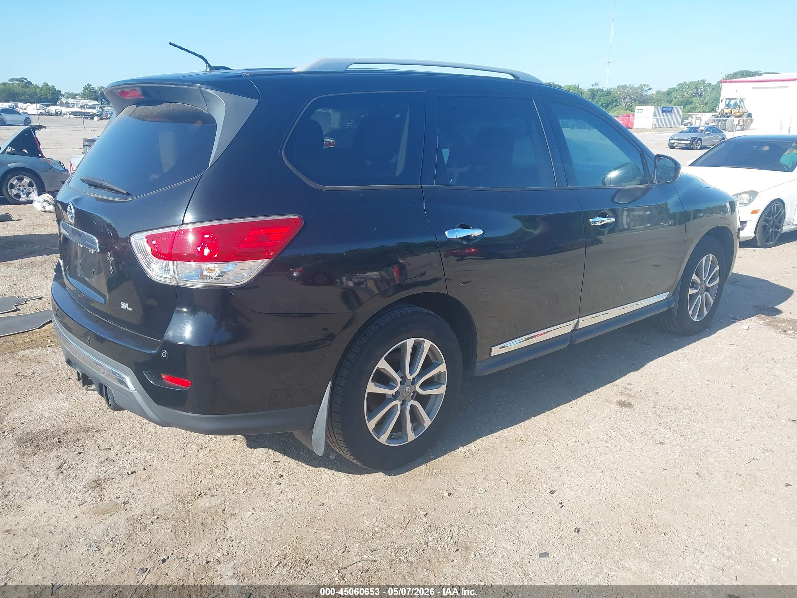 NISSAN PATHFINDER image 4
