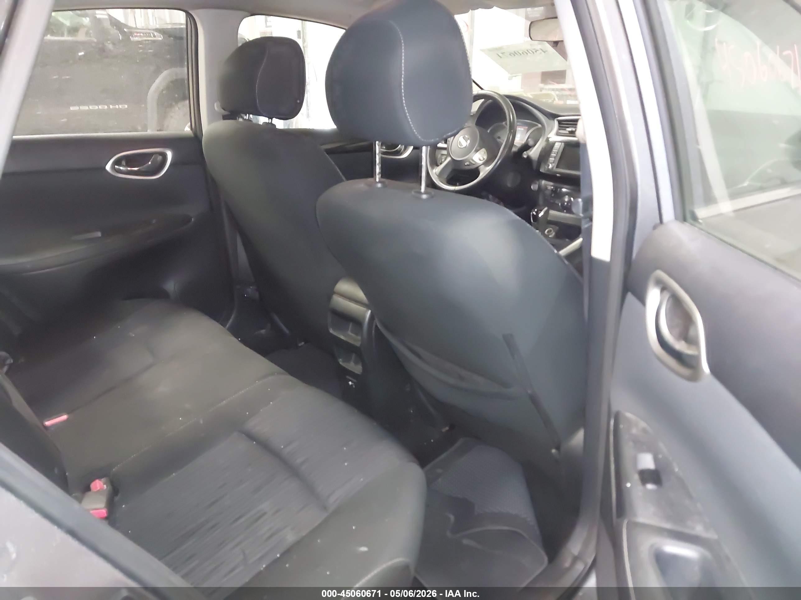 NISSAN SENTRA image 8
