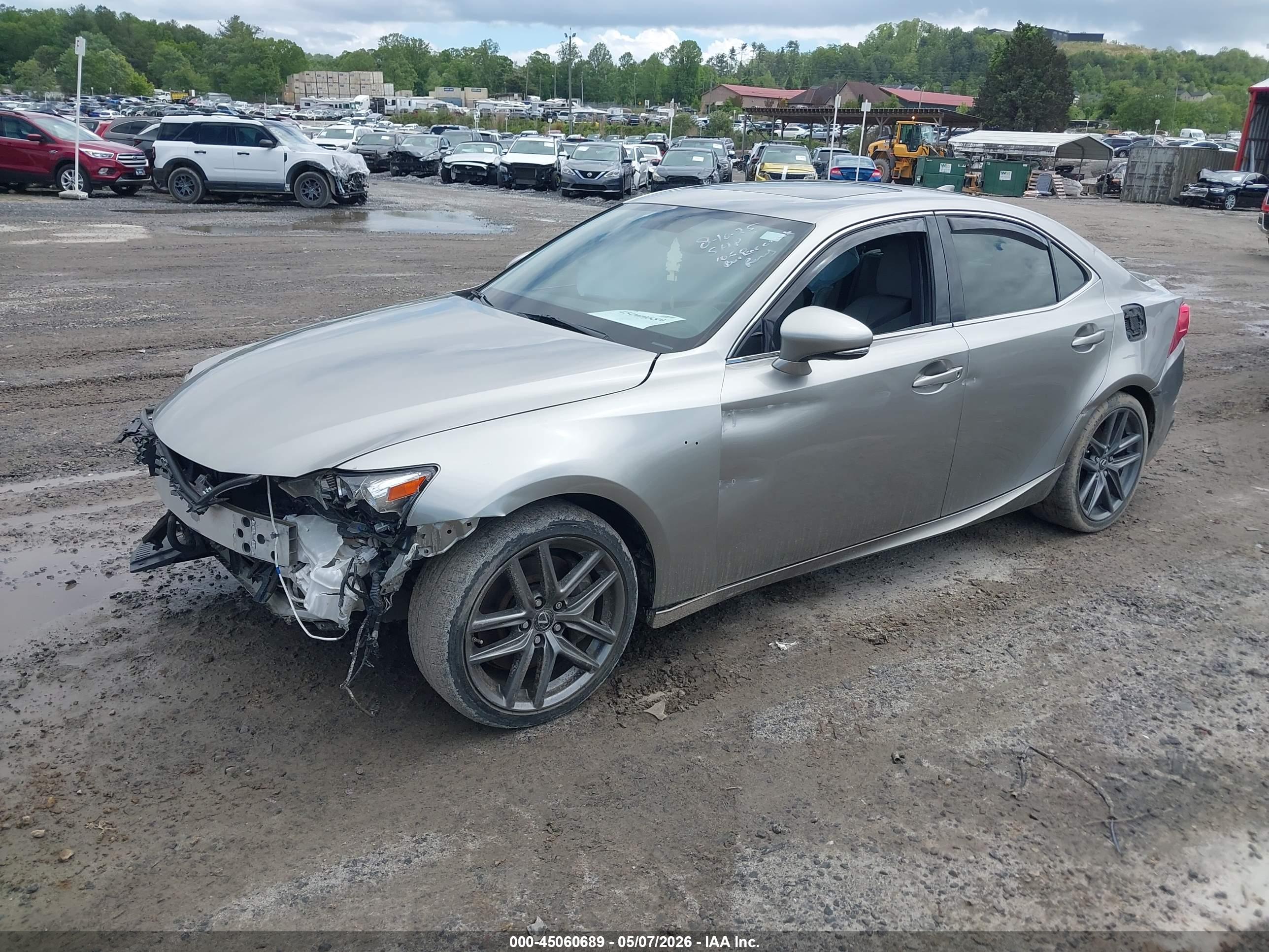LEXUS IS image 2