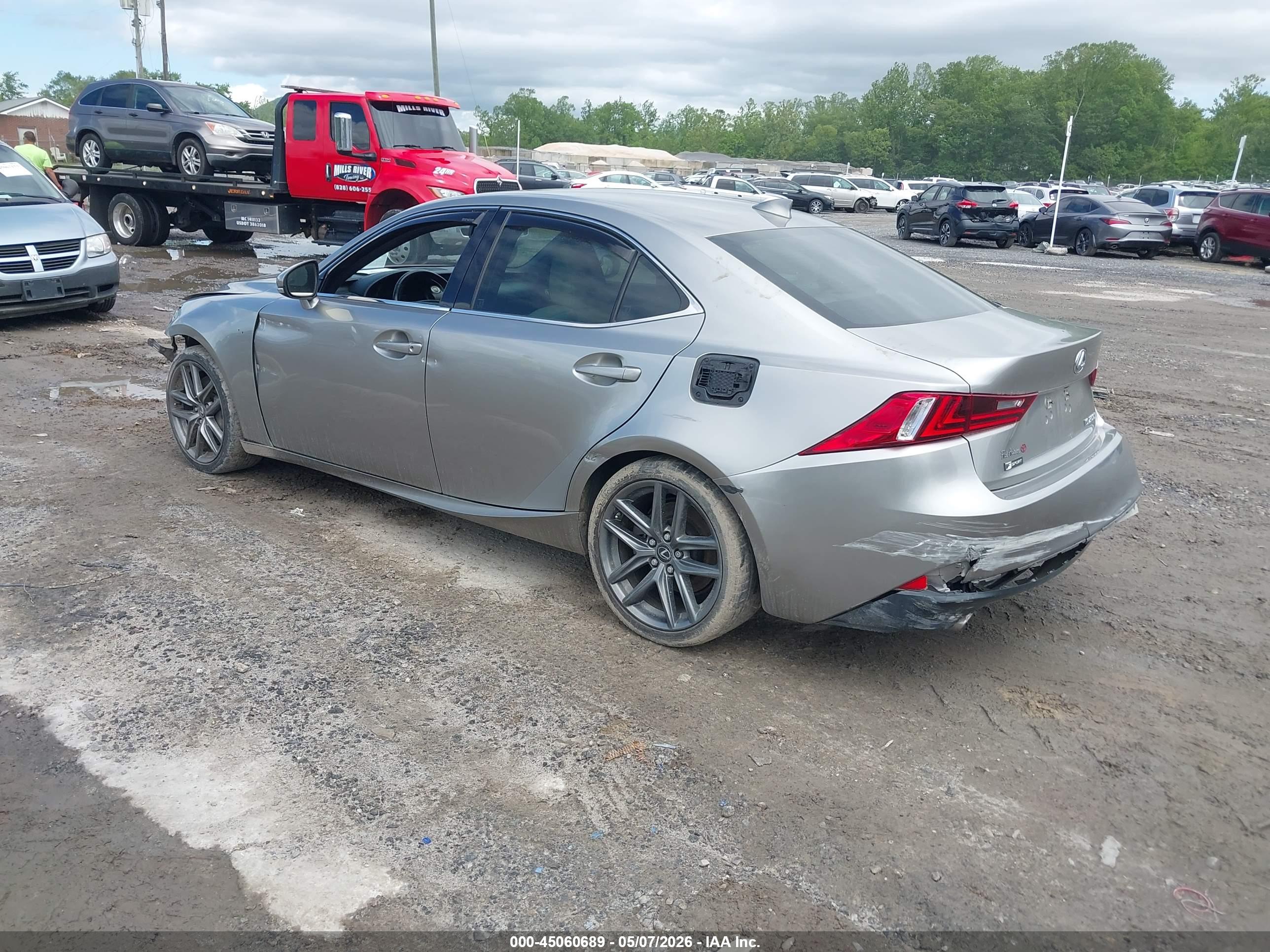LEXUS IS image 3