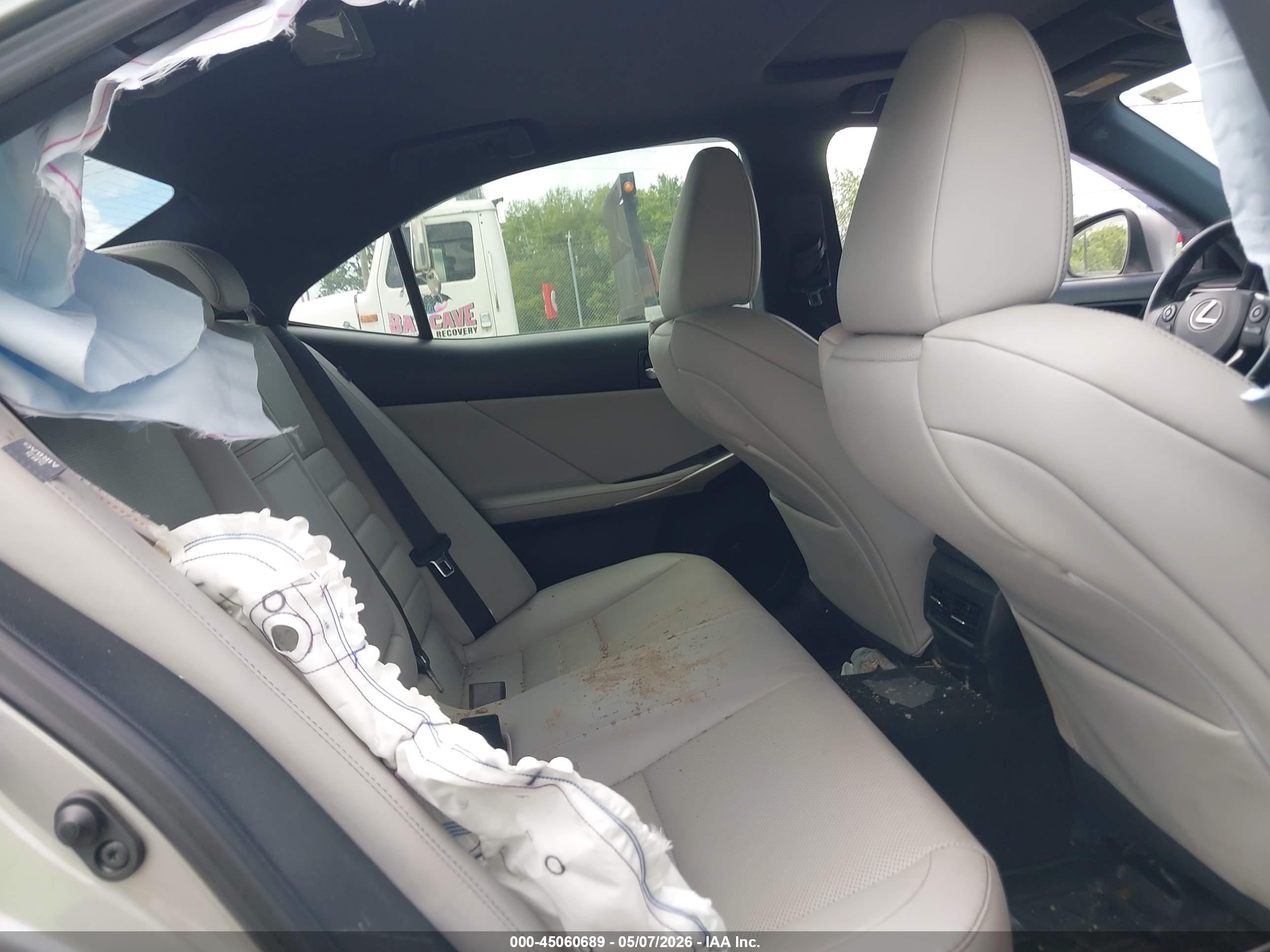 LEXUS IS image 8