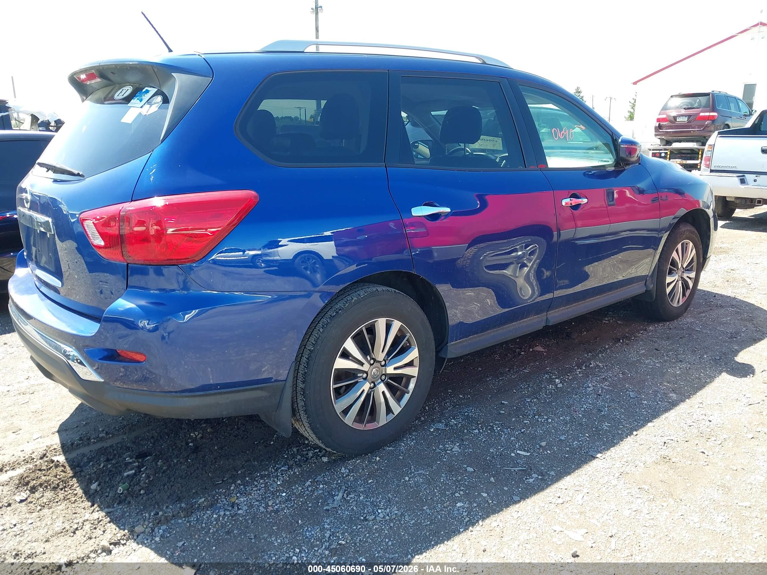 NISSAN PATHFINDER image 4