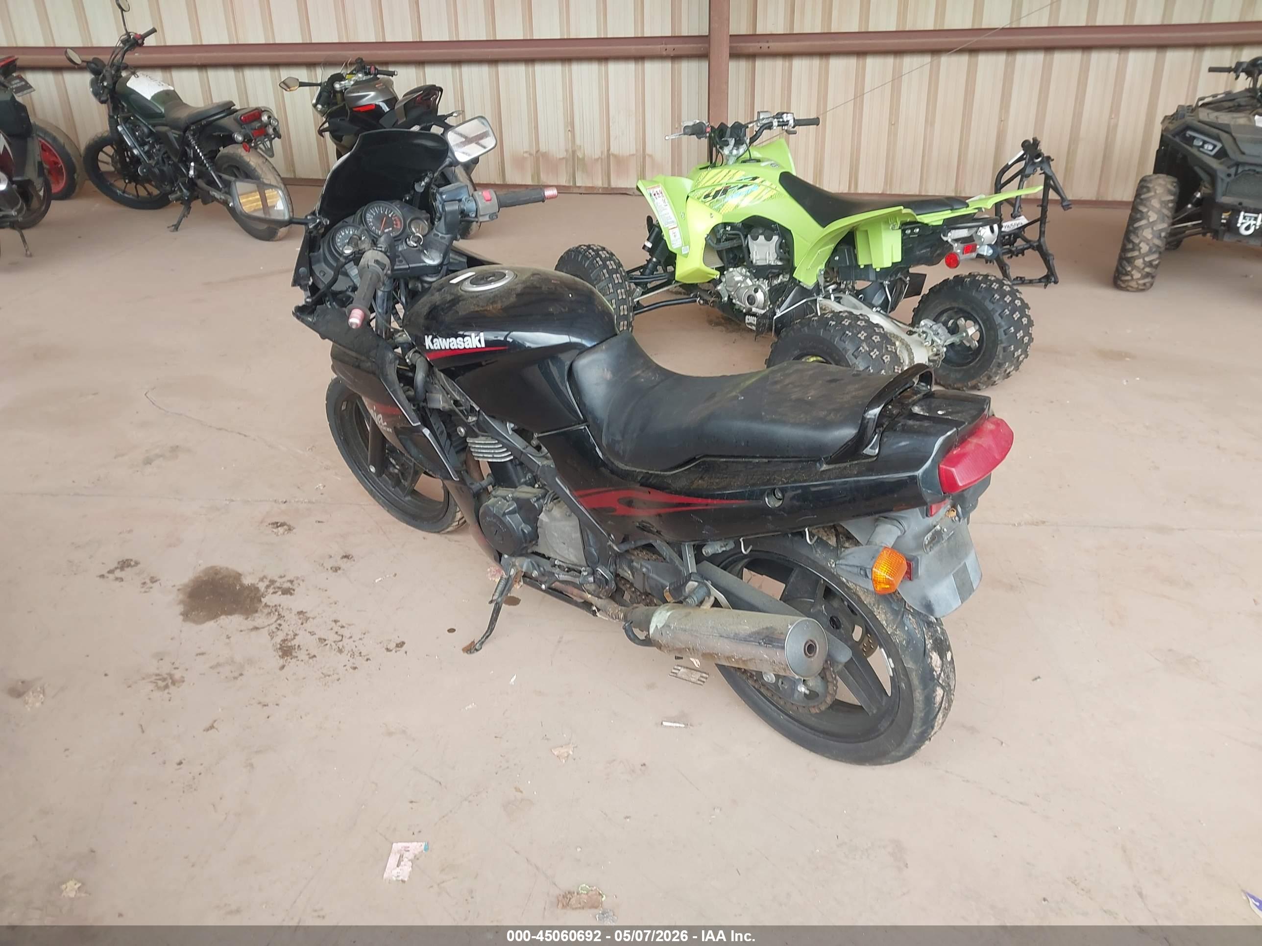 KAWASAKI EX500 image 3