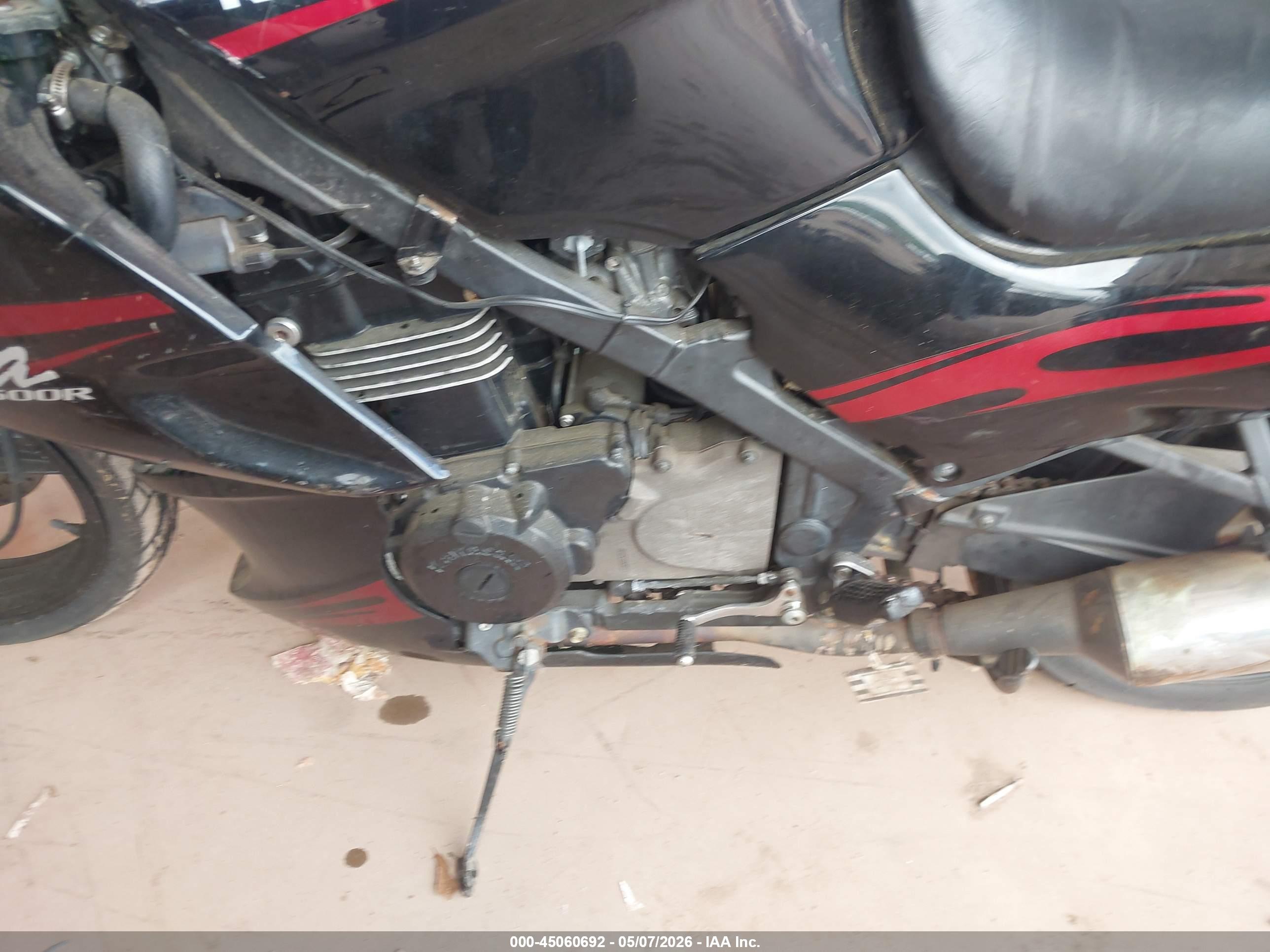 KAWASAKI EX500 image 9