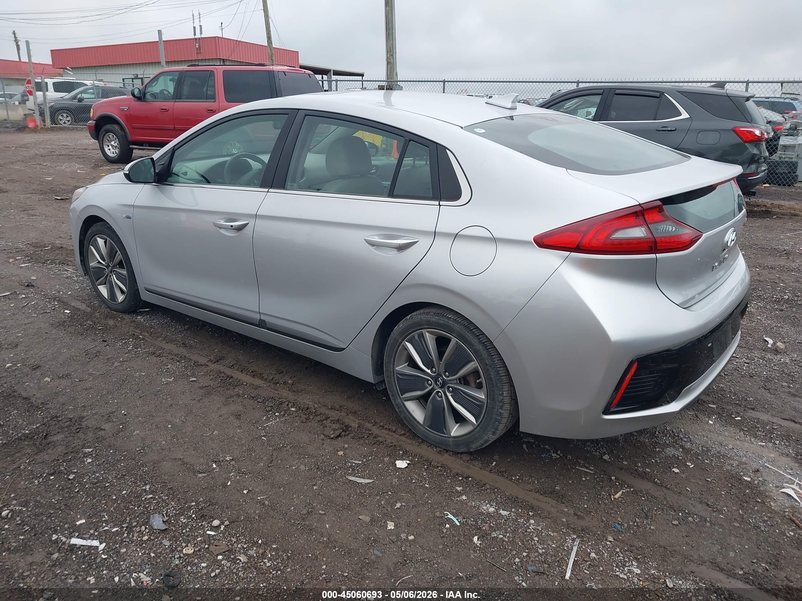 HYUNDAI IONIQ image 3