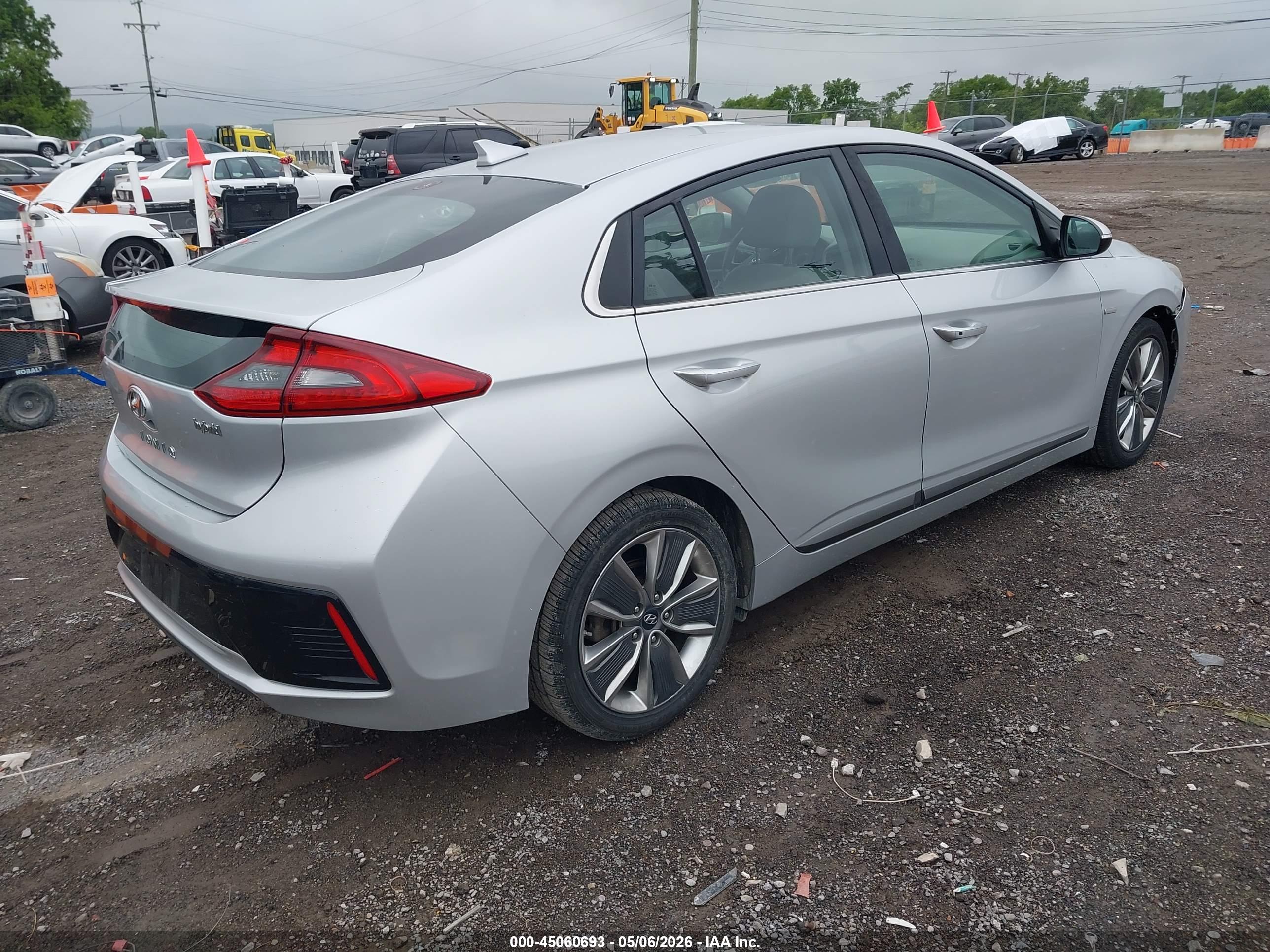 HYUNDAI IONIQ image 4