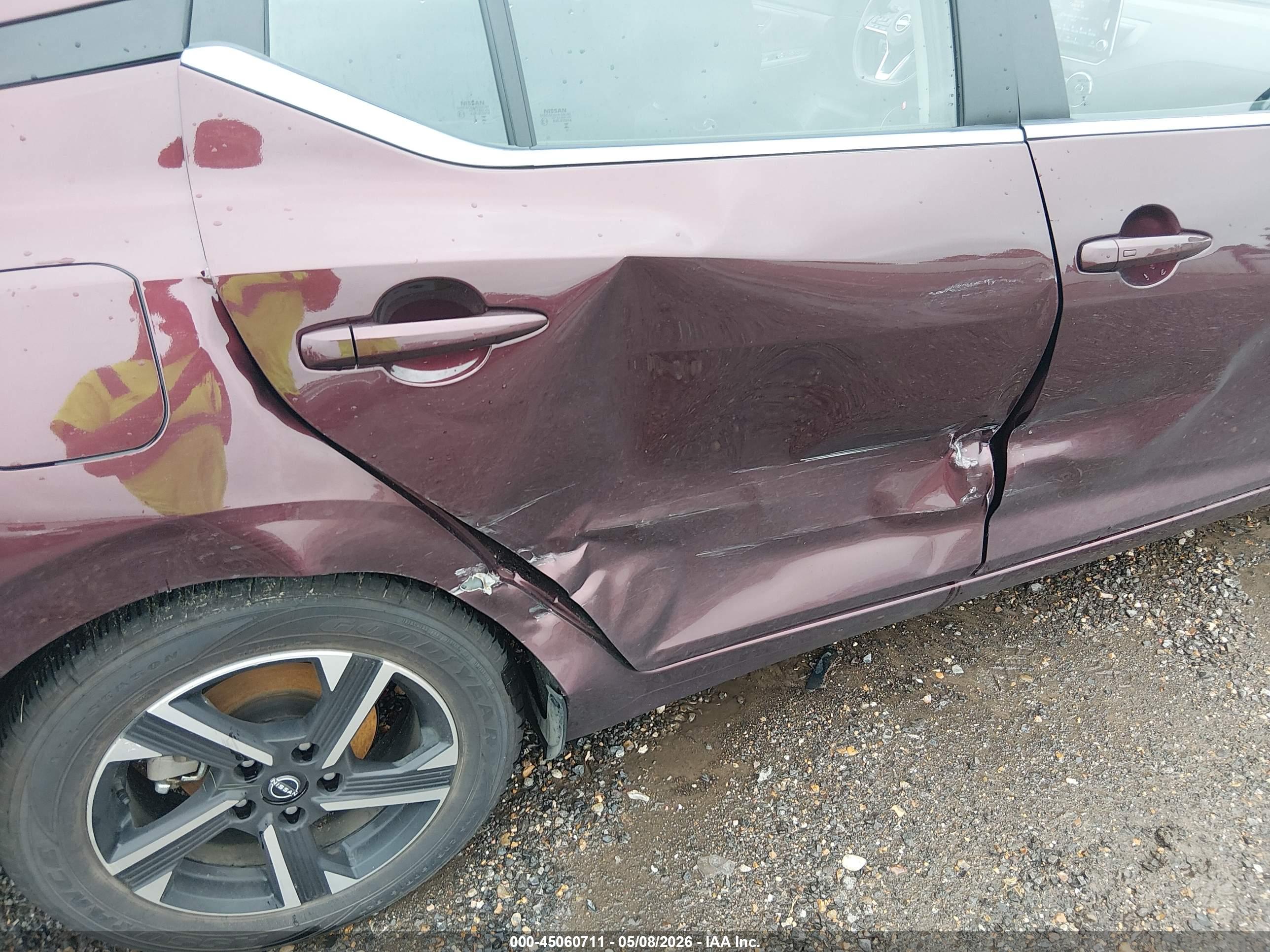 NISSAN SENTRA image 6