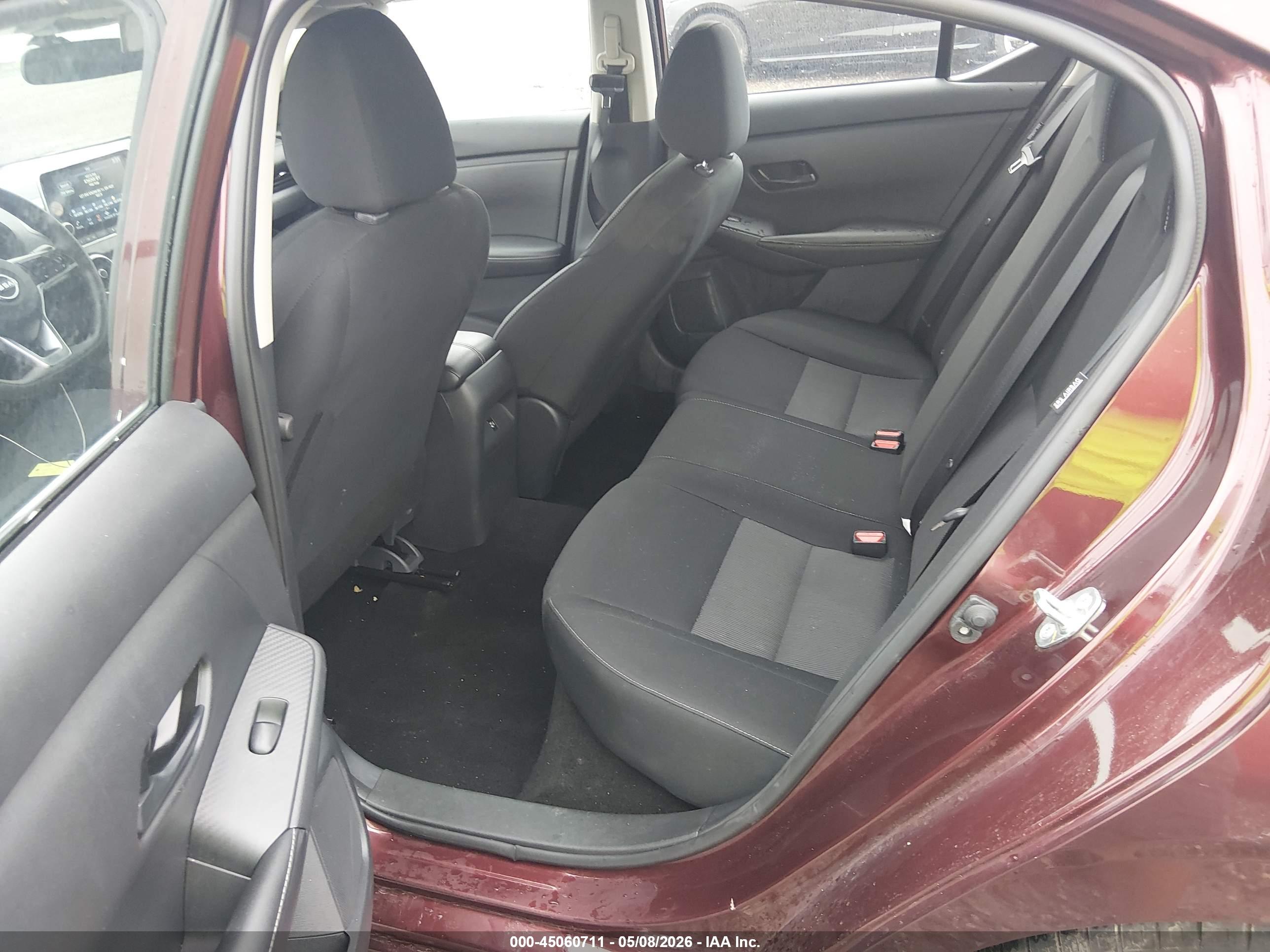 NISSAN SENTRA image 8