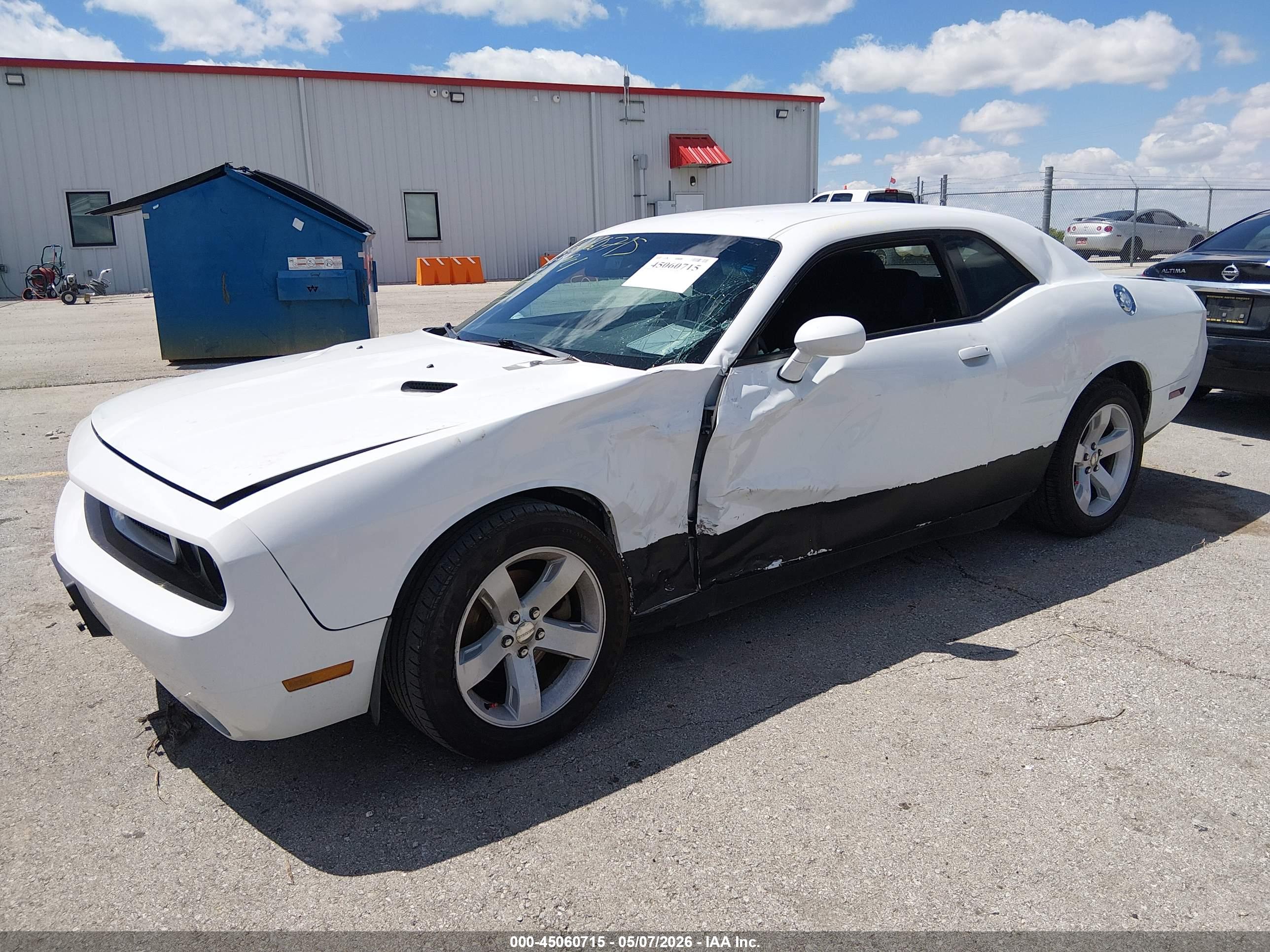 DODGE CHALLENGER image 2