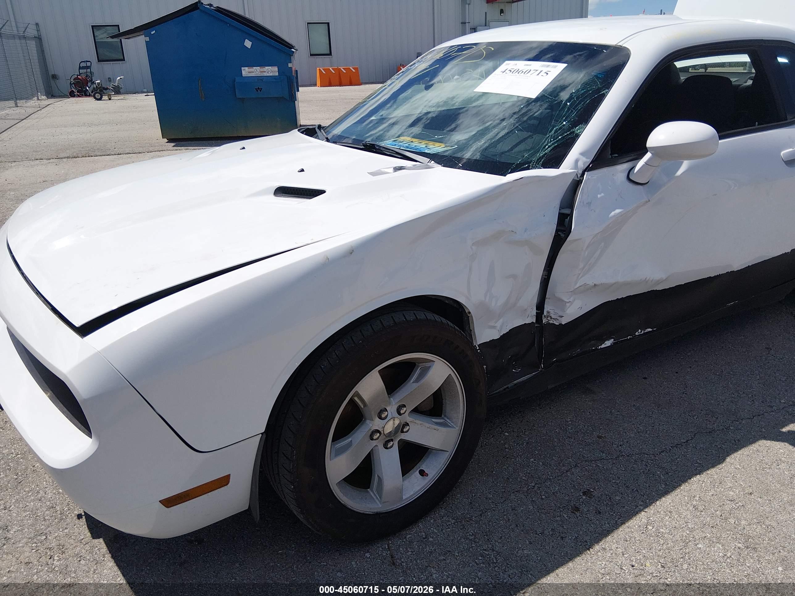 DODGE CHALLENGER image 6
