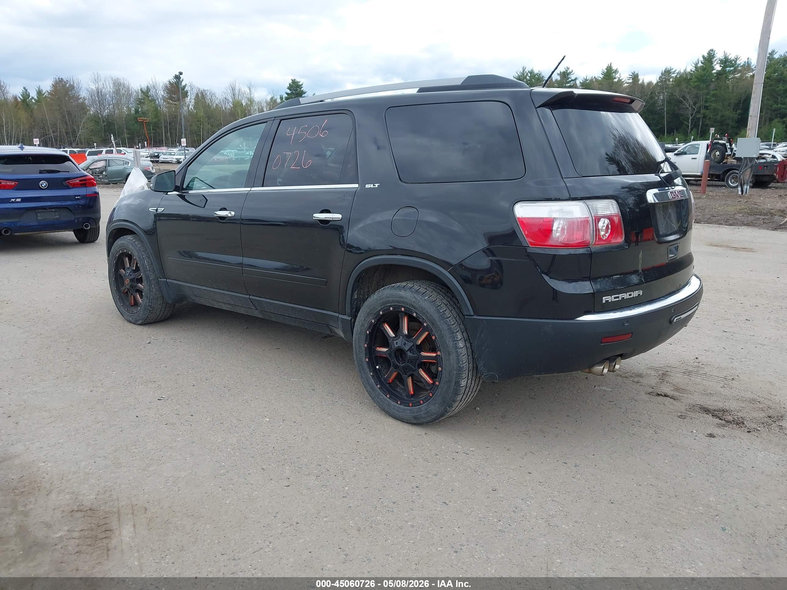GMC ACADIA image 3