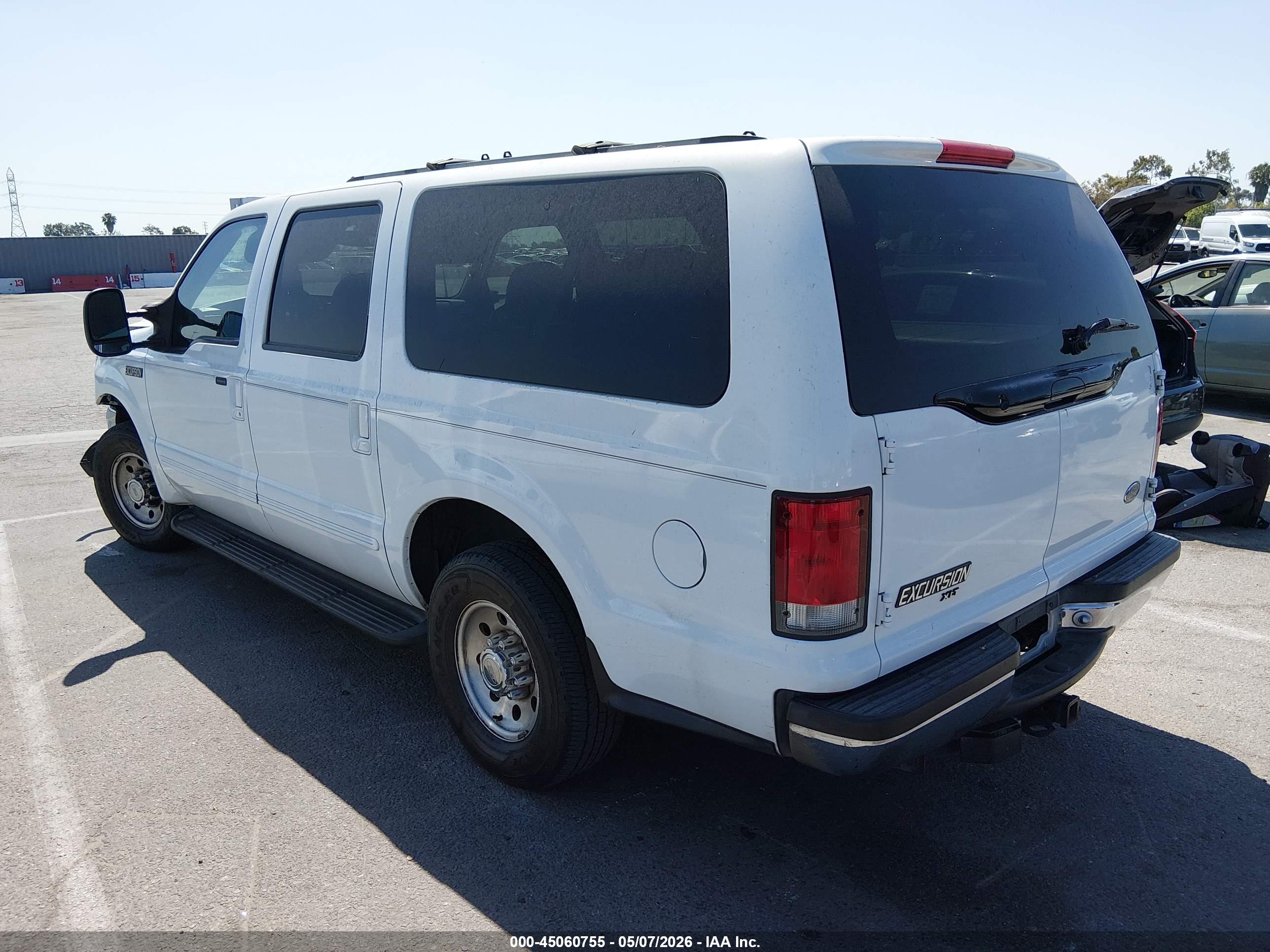 FORD EXCURSION image 3