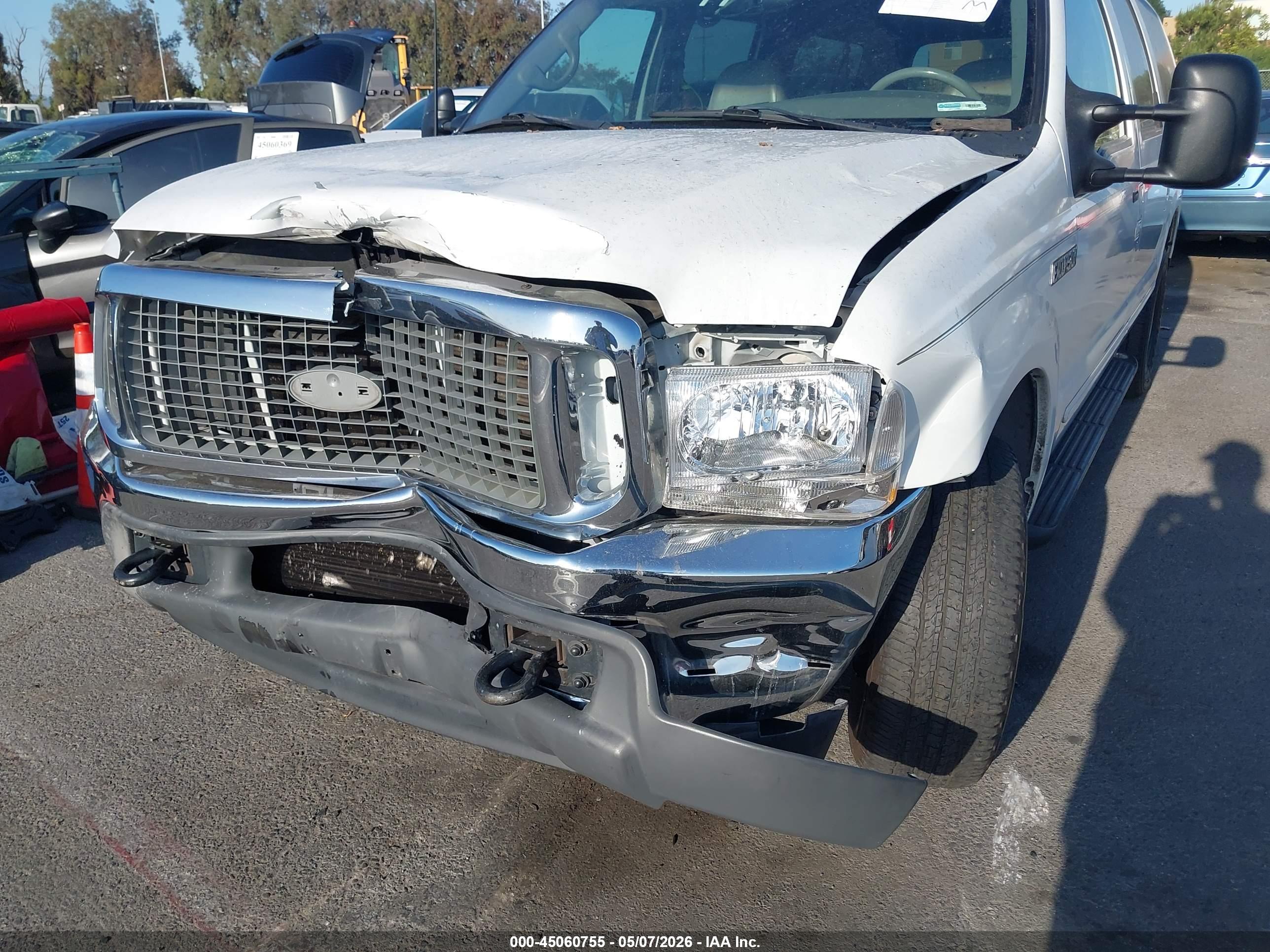 FORD EXCURSION image 6
