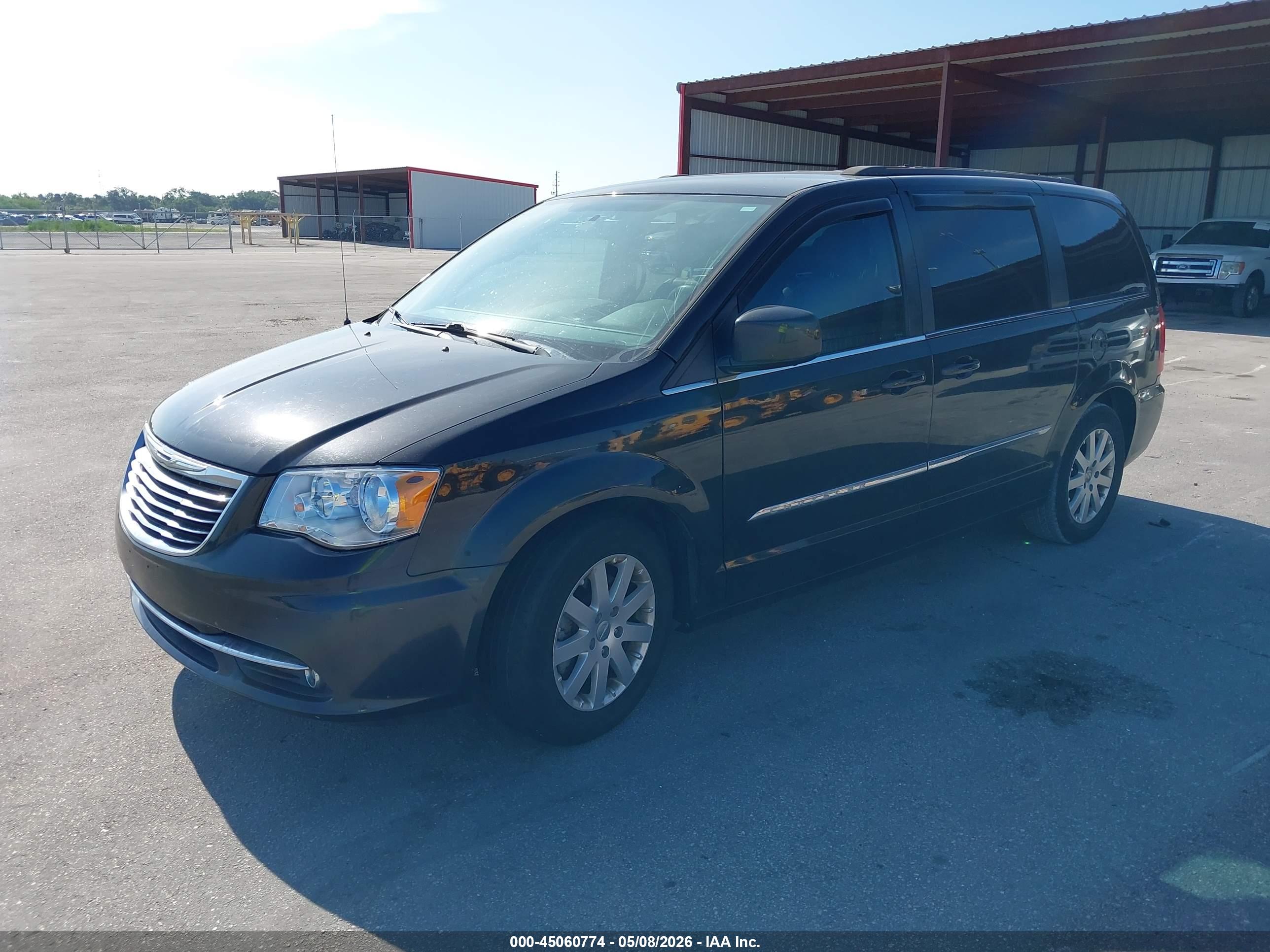 CHRYSLER TOWN image 2