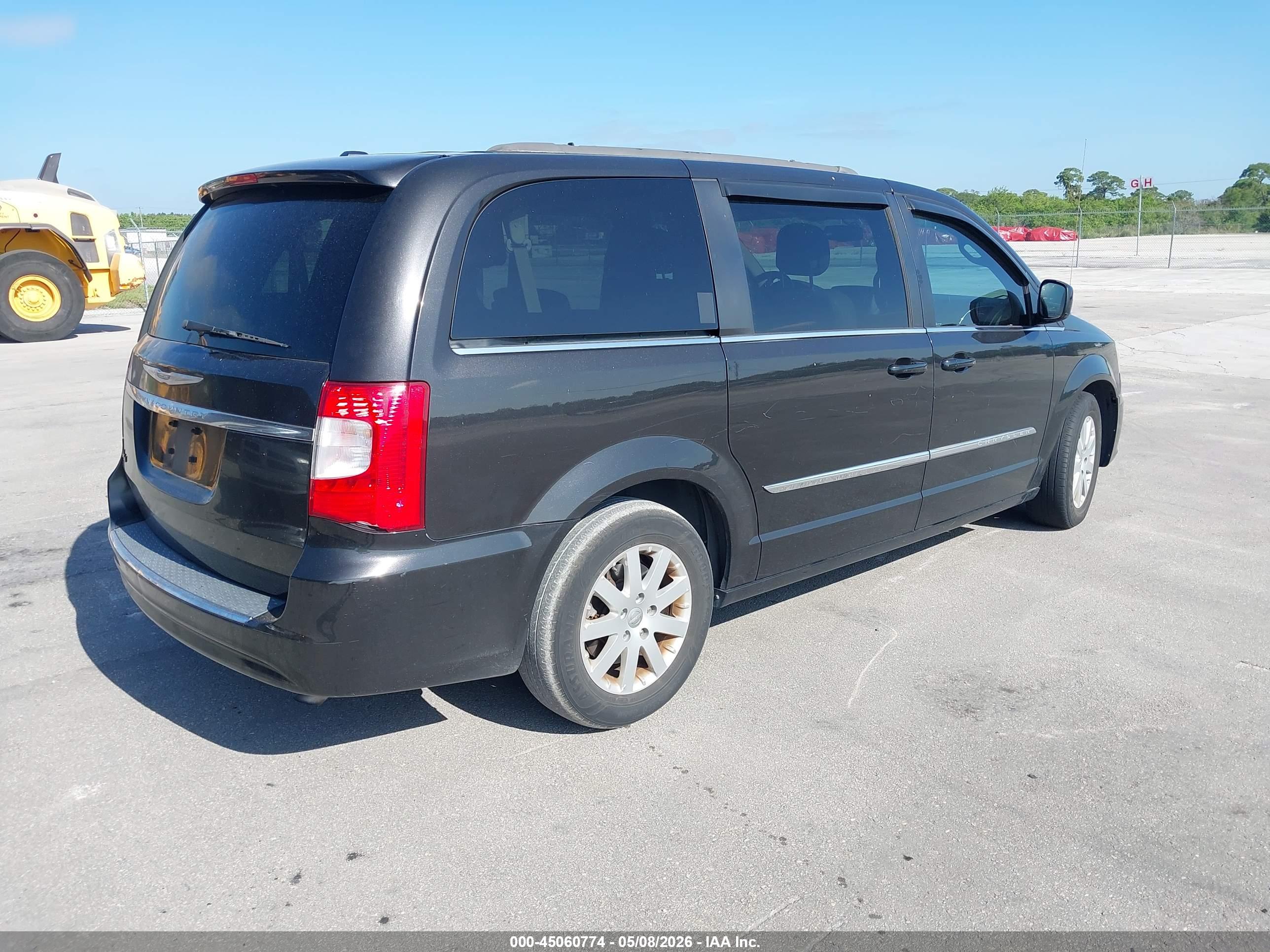 CHRYSLER TOWN image 4