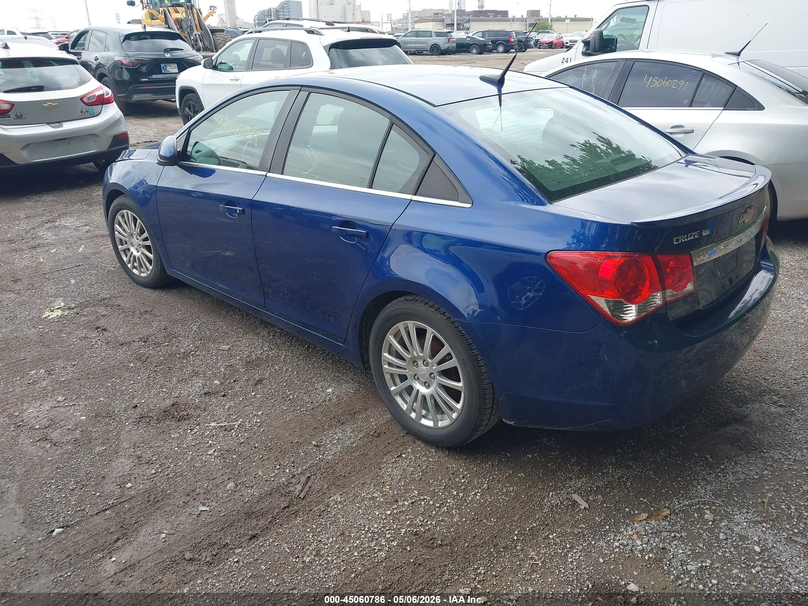 CHEVROLET CRUZE image 3