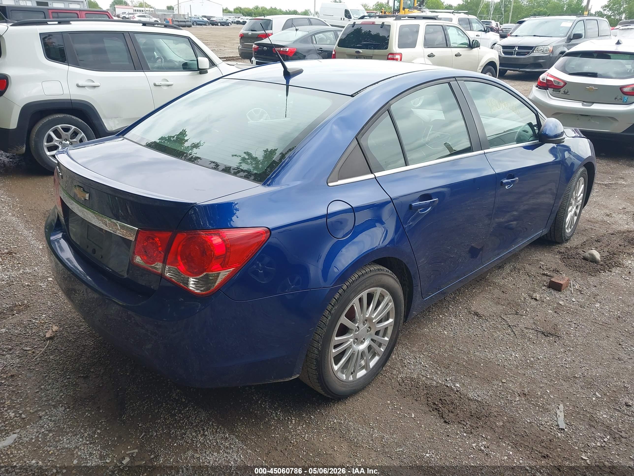CHEVROLET CRUZE image 4