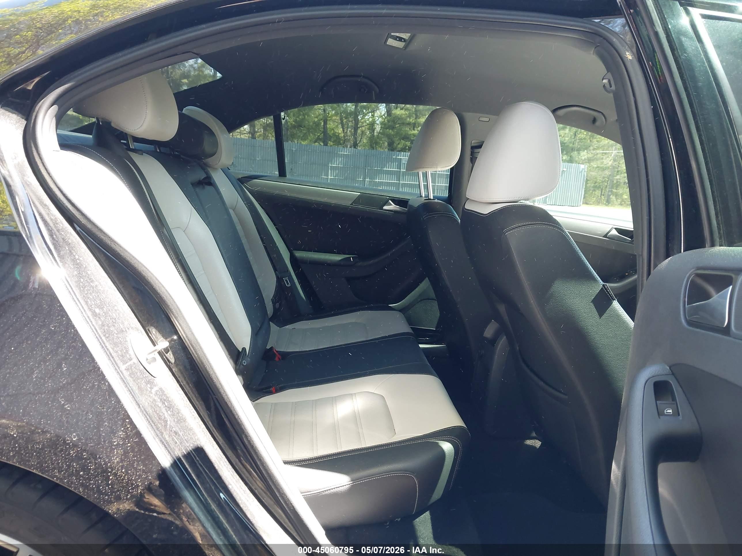 VOLKSWAGEN JETTA image 8