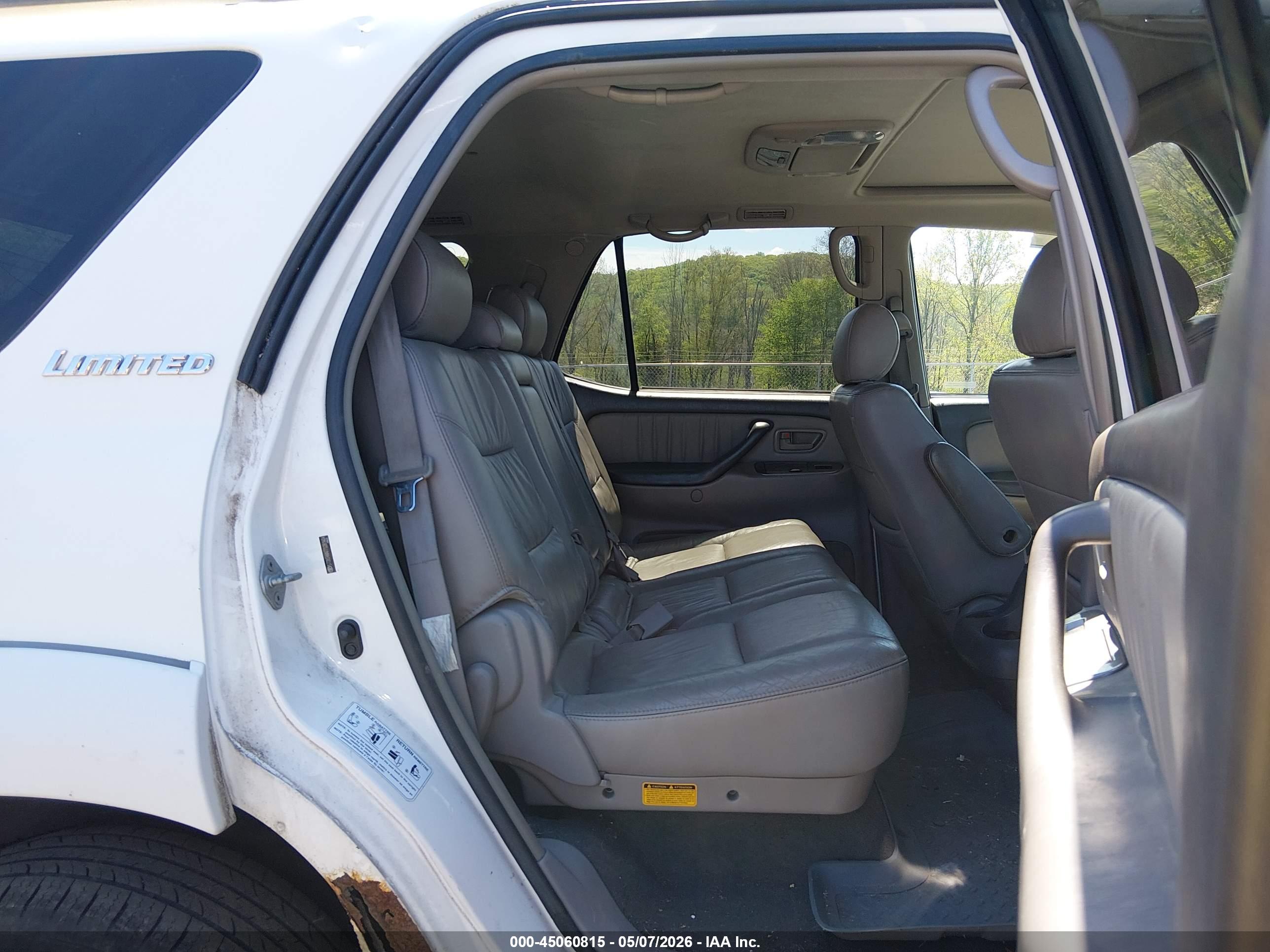 TOYOTA SEQUOIA image 8