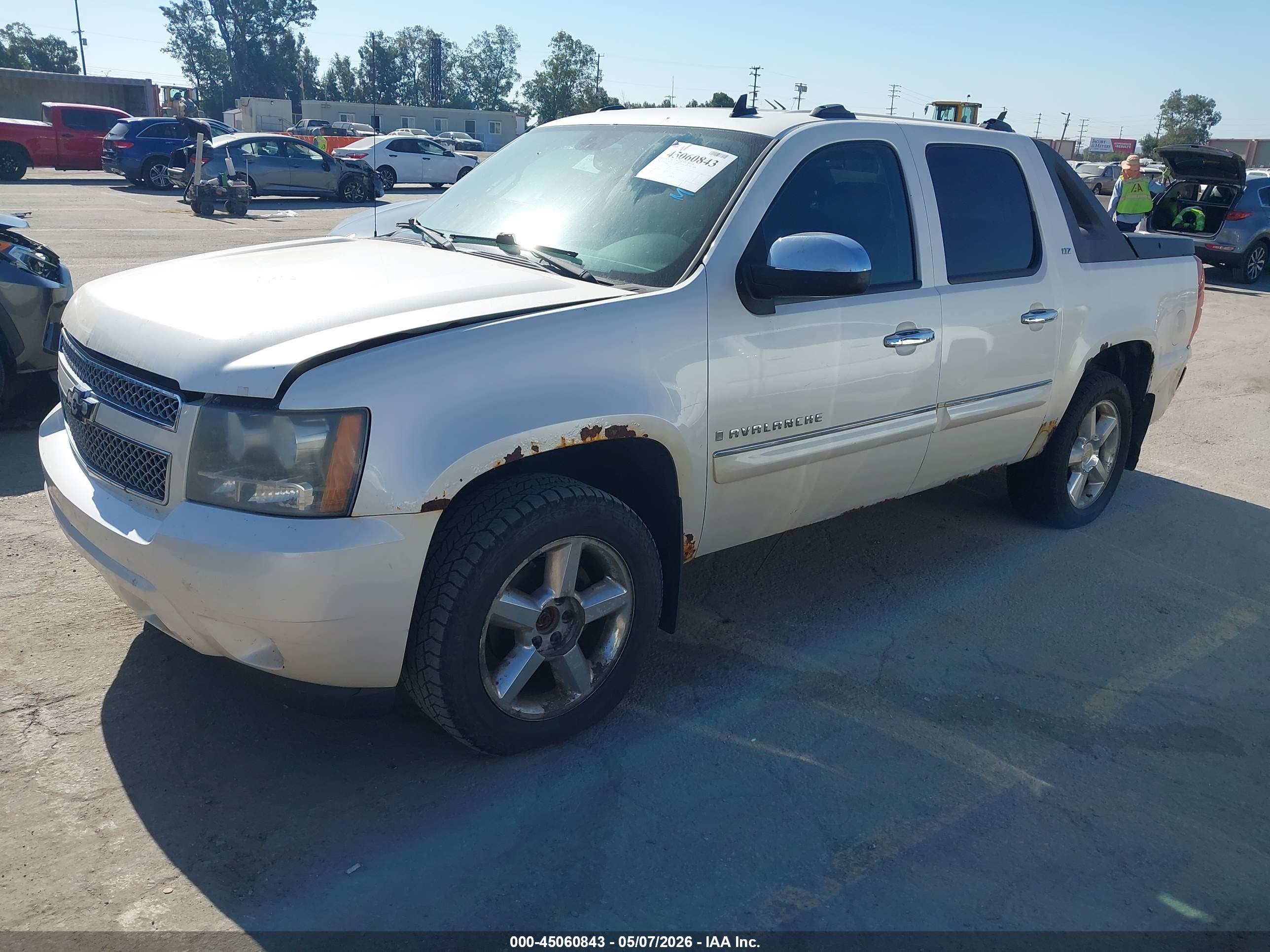 CHEVROLET AVALANCHE image 2