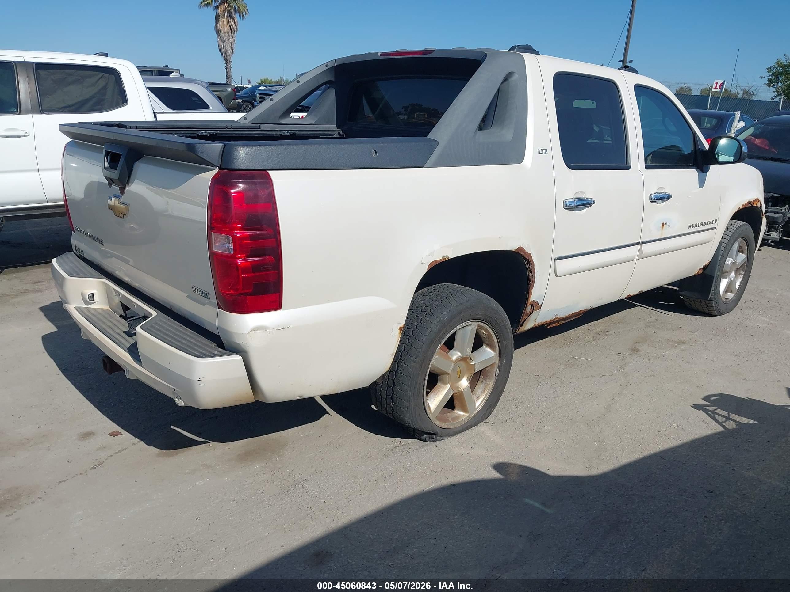CHEVROLET AVALANCHE image 4