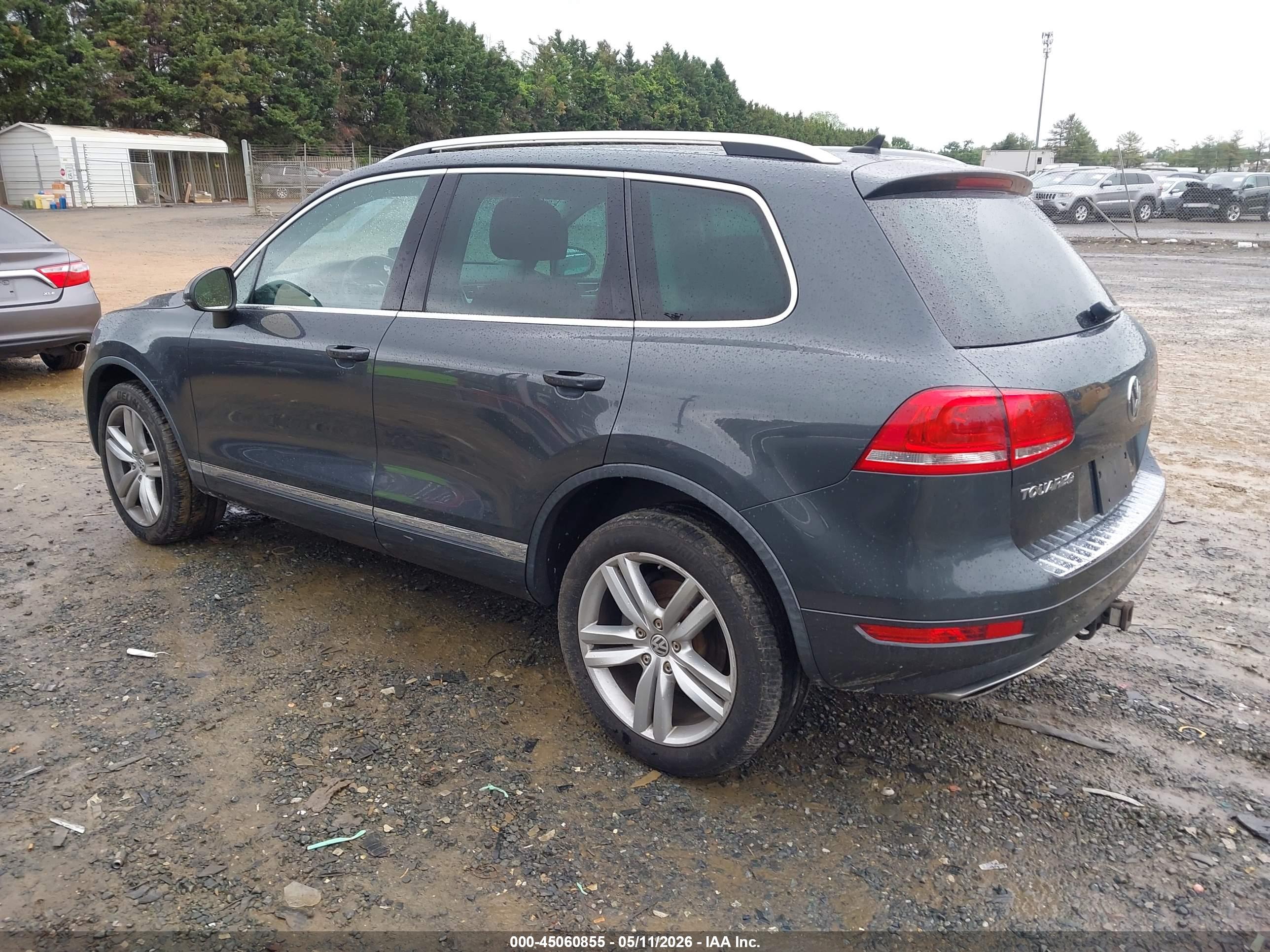 VOLKSWAGEN TOUAREG image 3