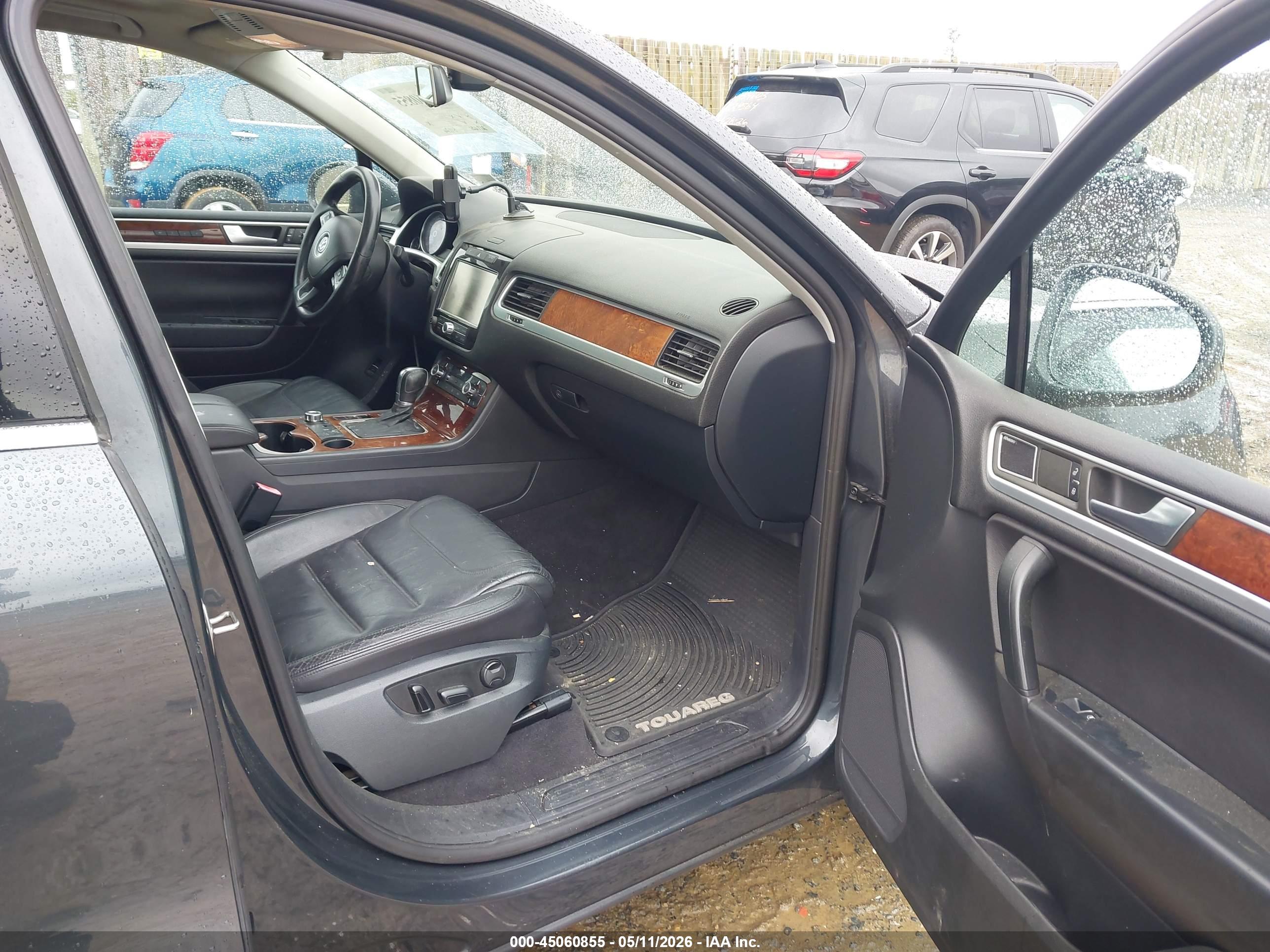 VOLKSWAGEN TOUAREG image 5