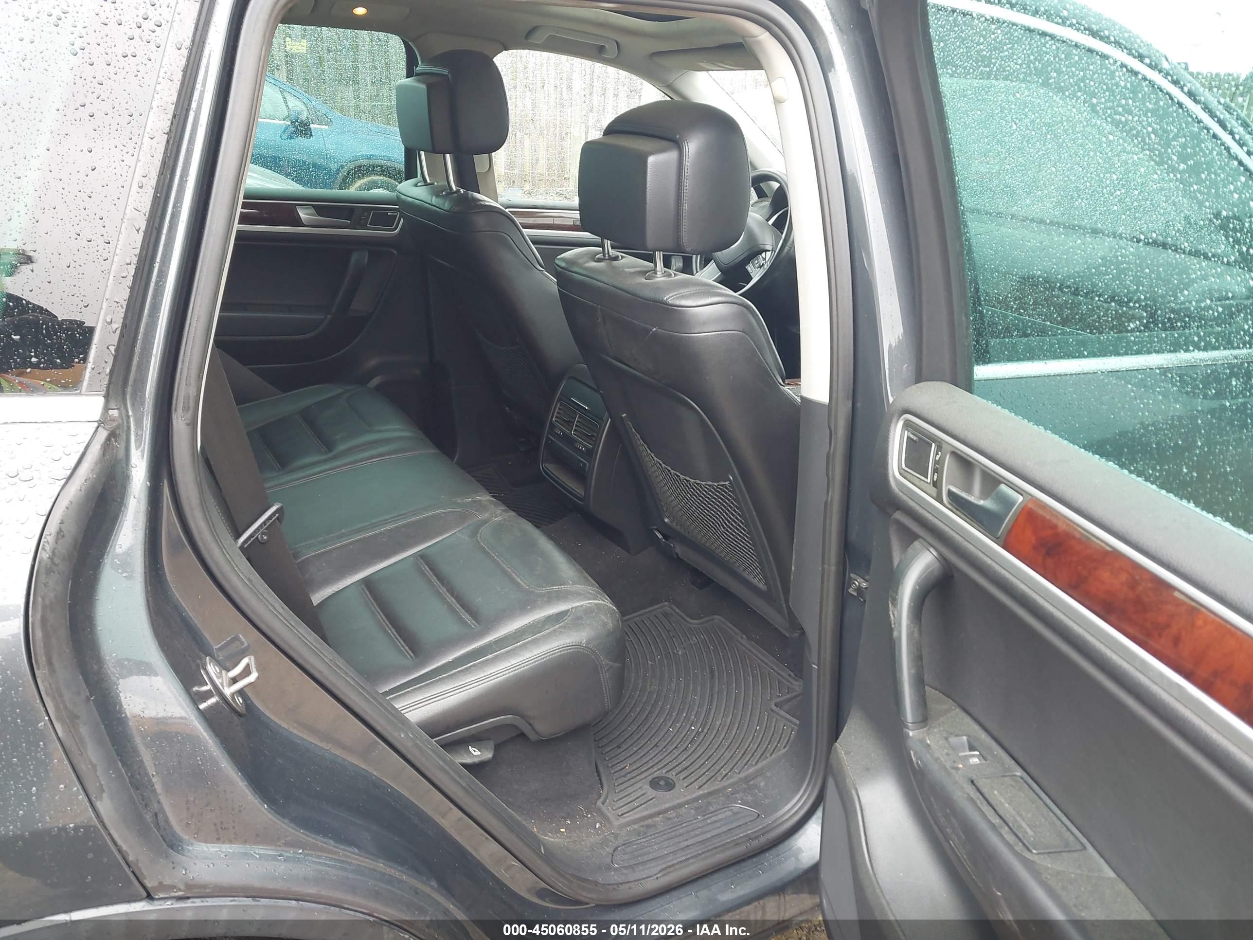 VOLKSWAGEN TOUAREG image 8