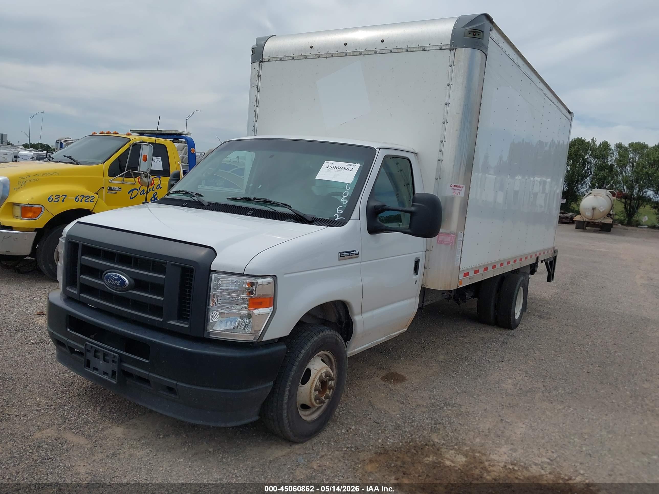 FORD E-350 image 2