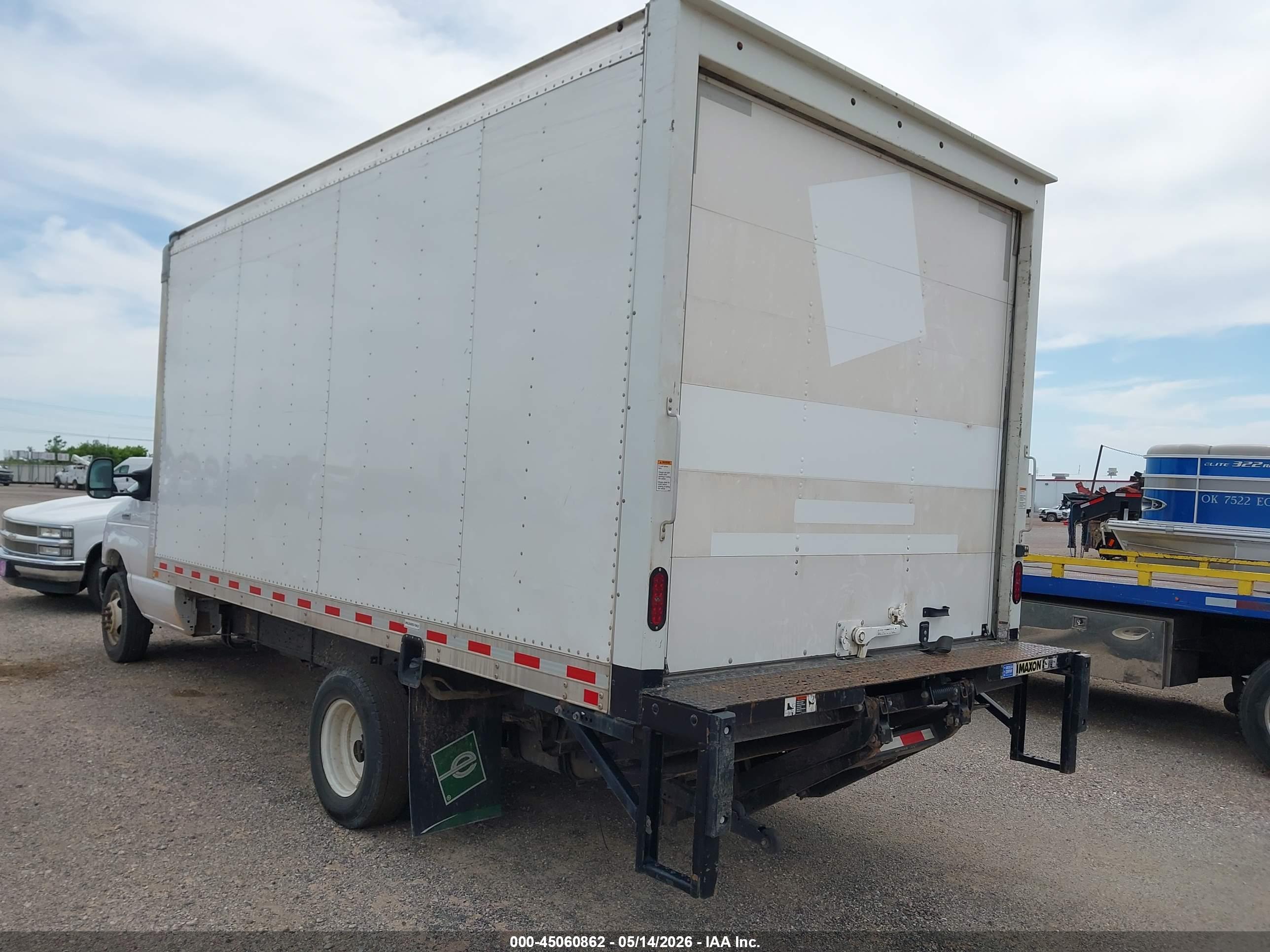 FORD E-350 image 3
