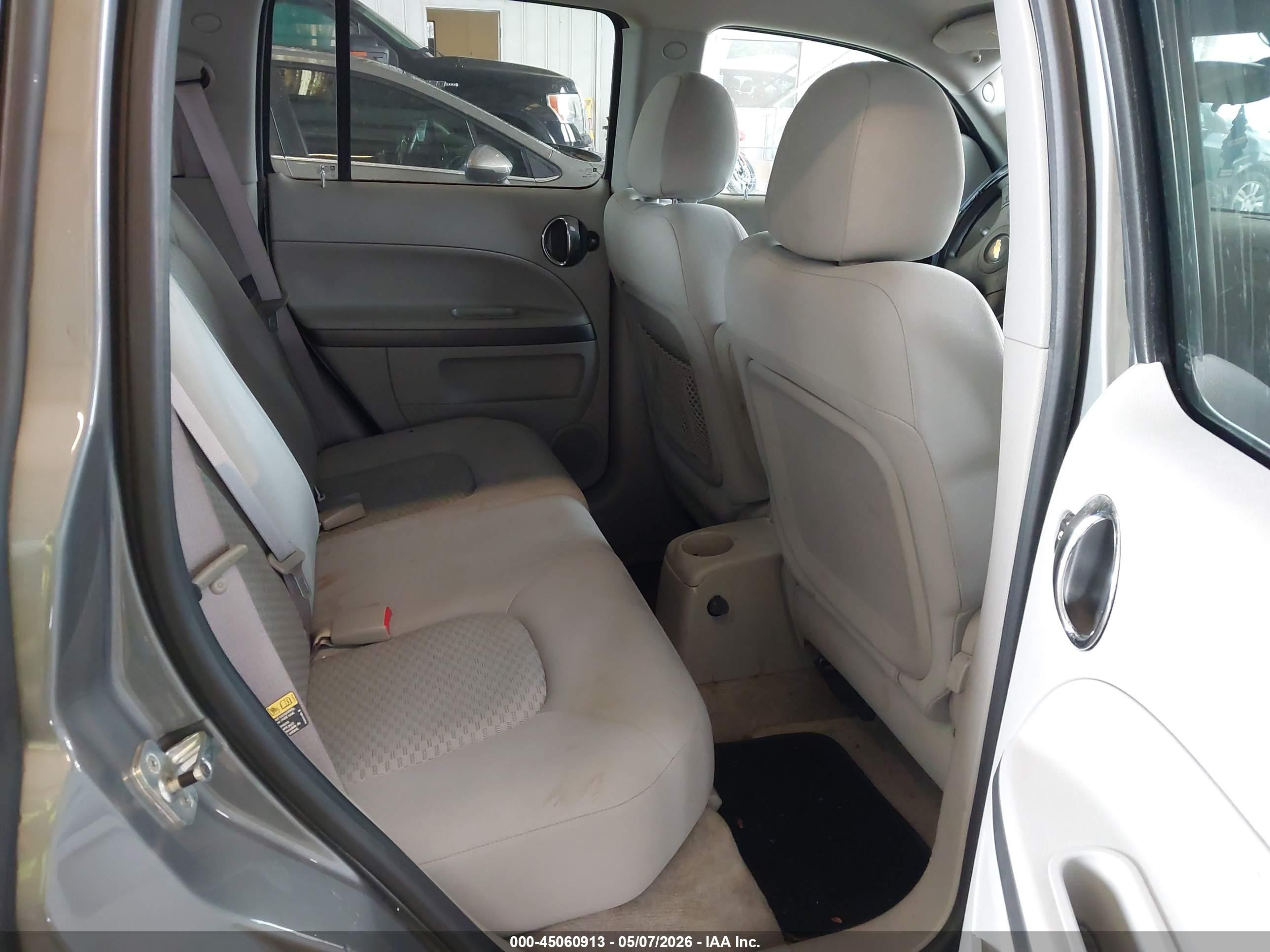 CHEVROLET HHR image 8