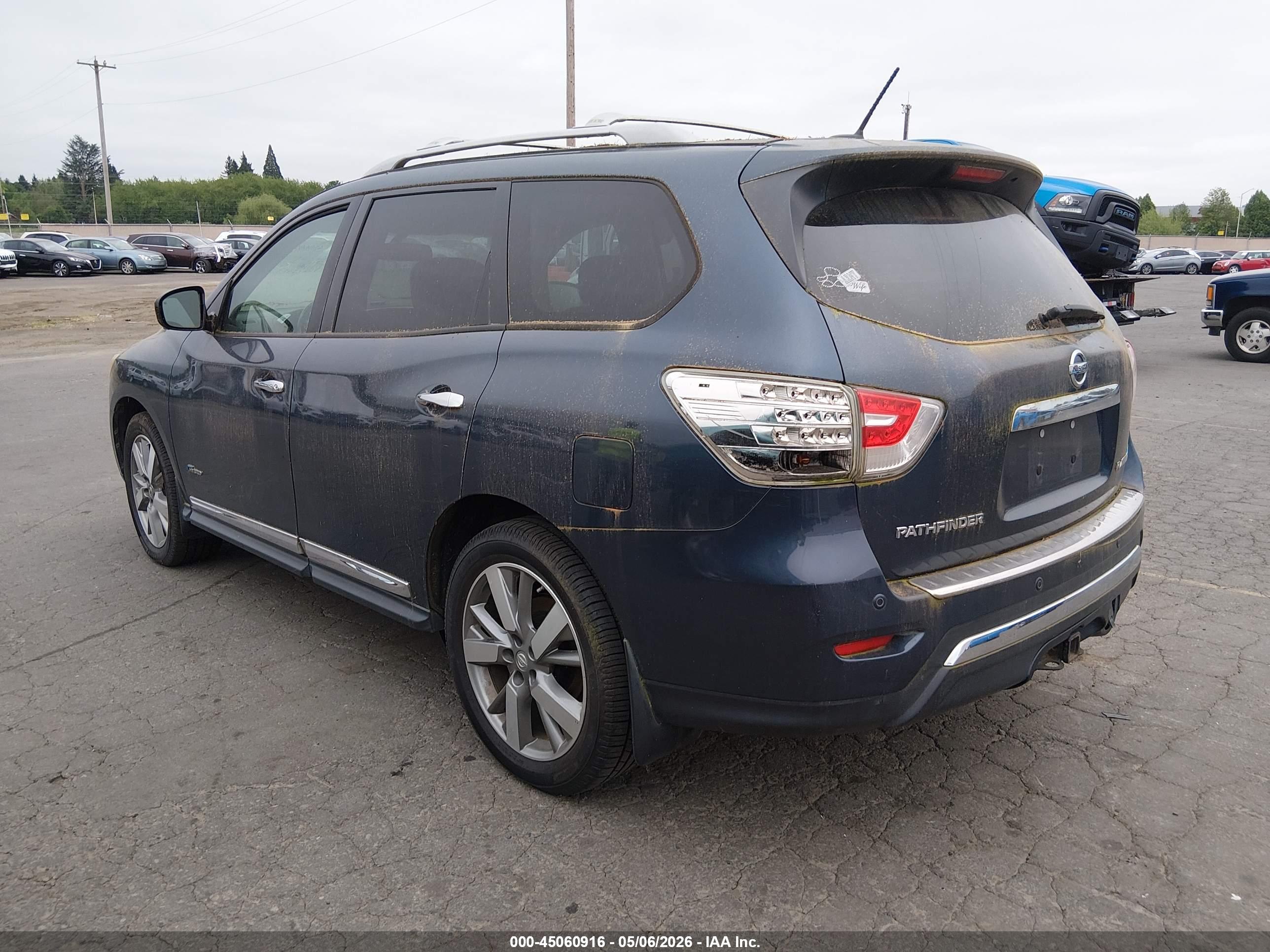 NISSAN PATHFINDER image 3