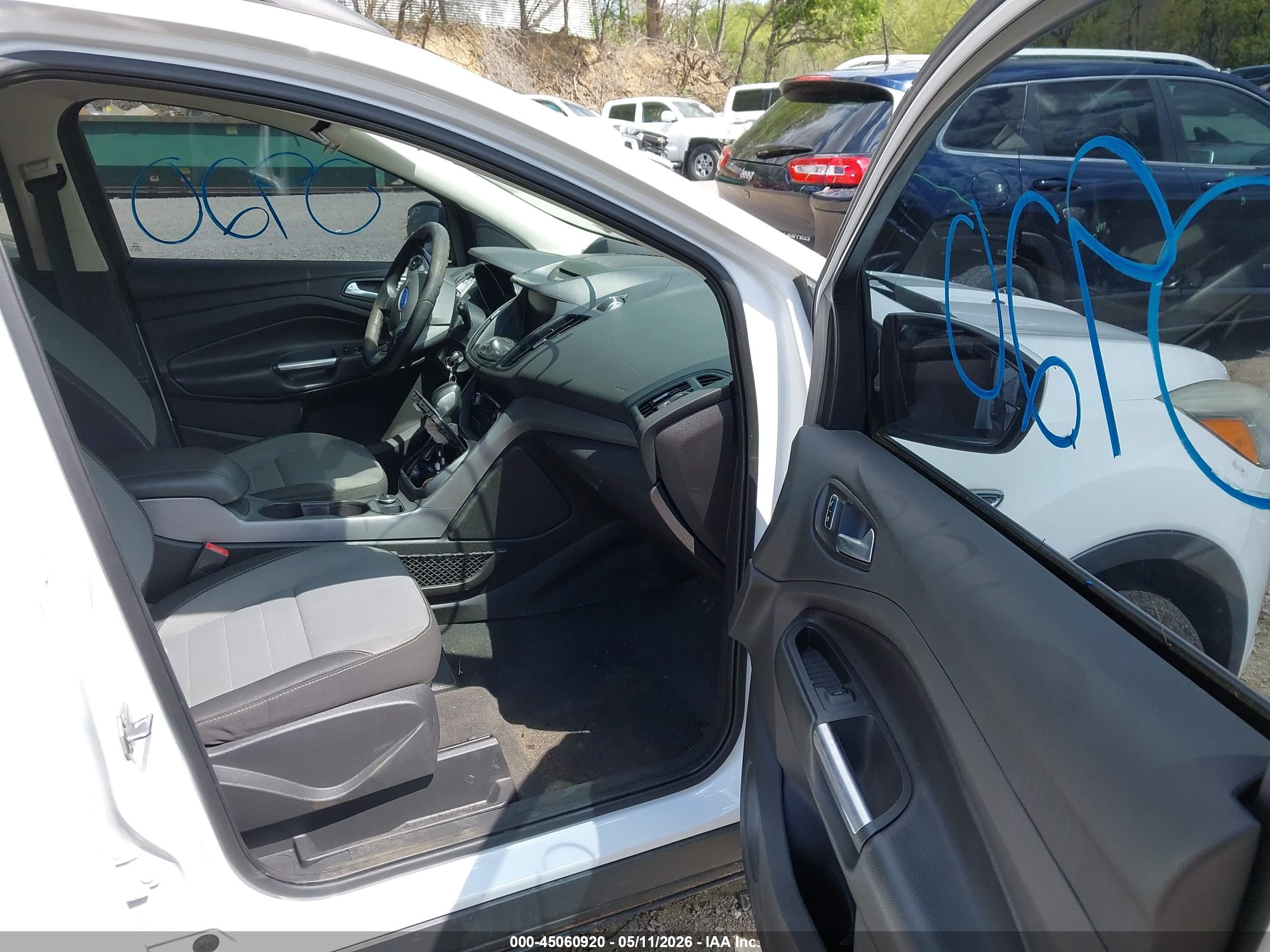 FORD ESCAPE image 5