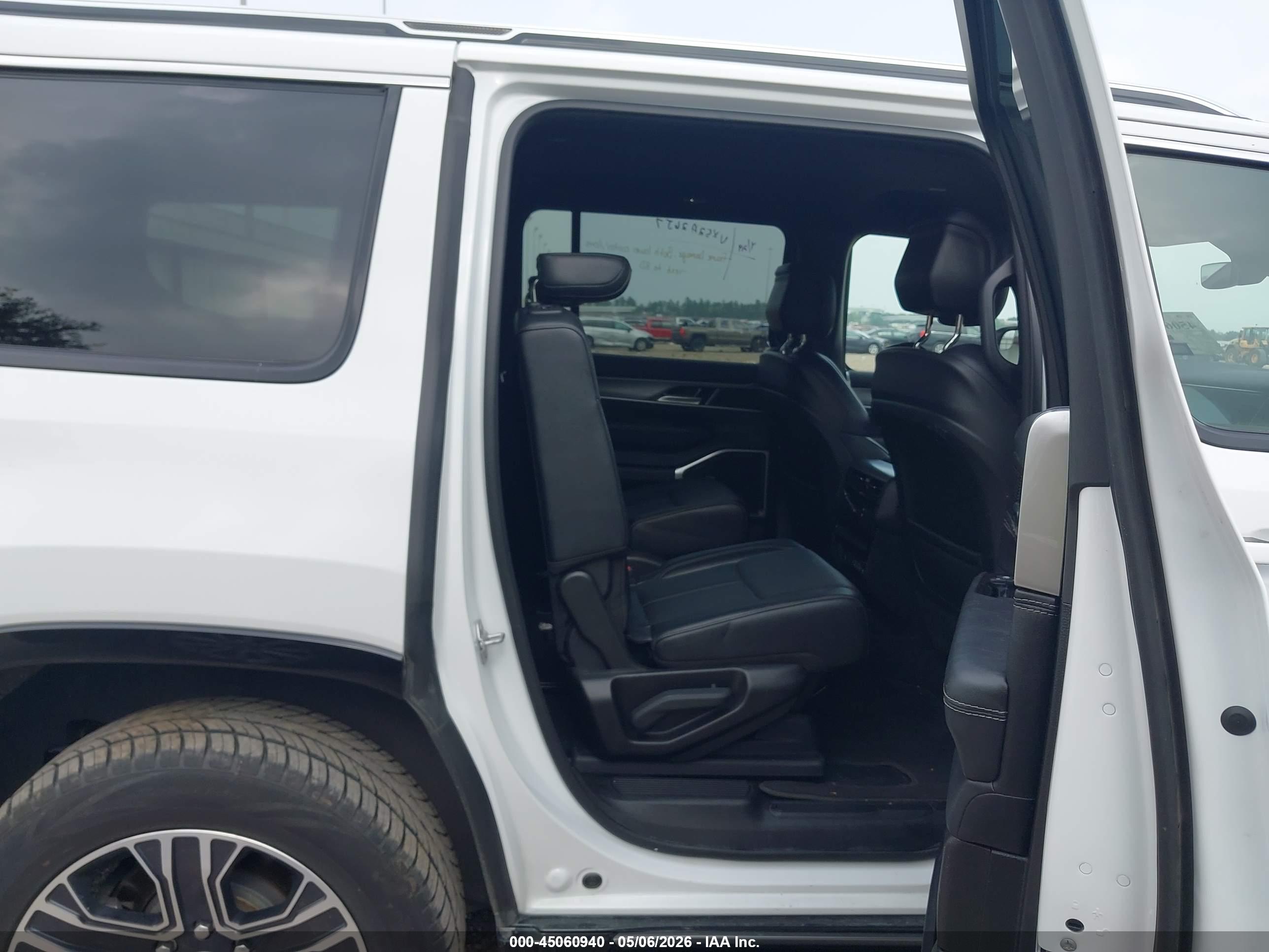 JEEP WAGONEER image 8