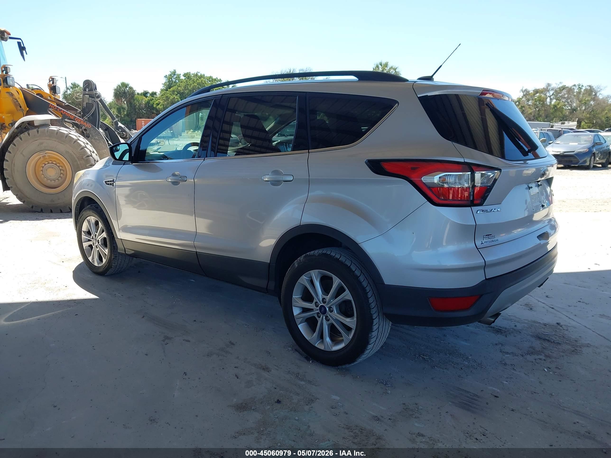 FORD ESCAPE image 3