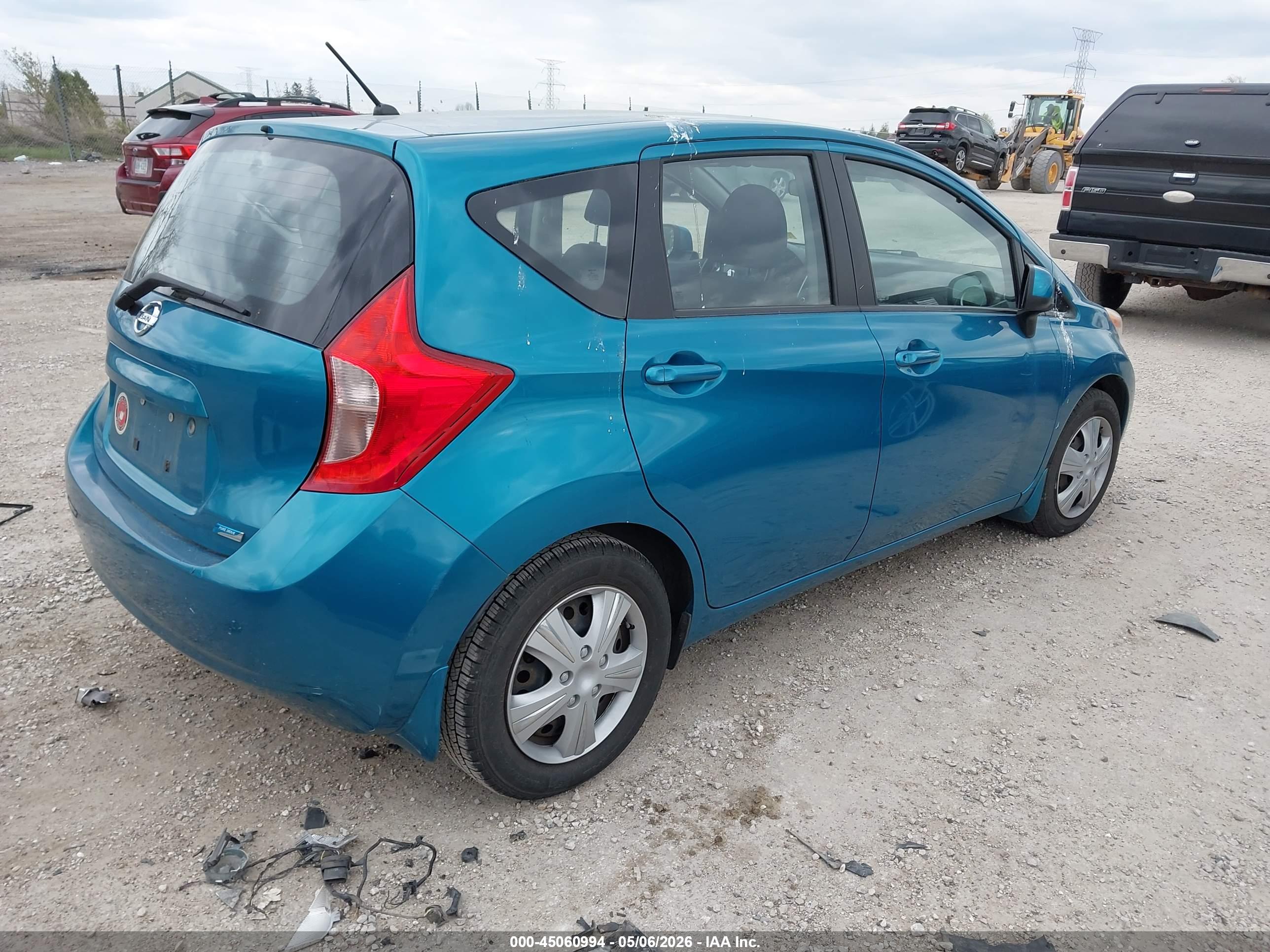 NISSAN VERSA image 4