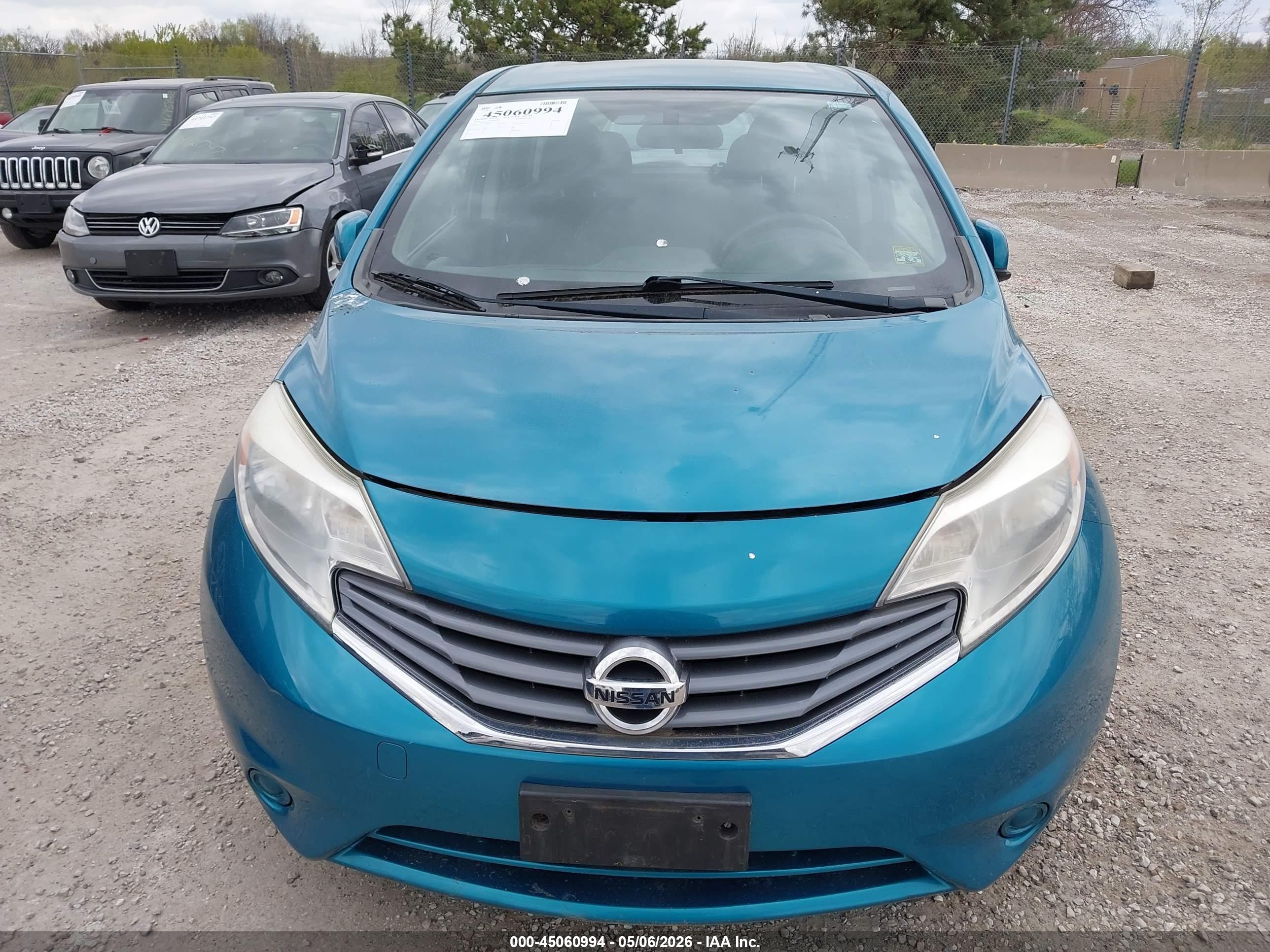 NISSAN VERSA image 6