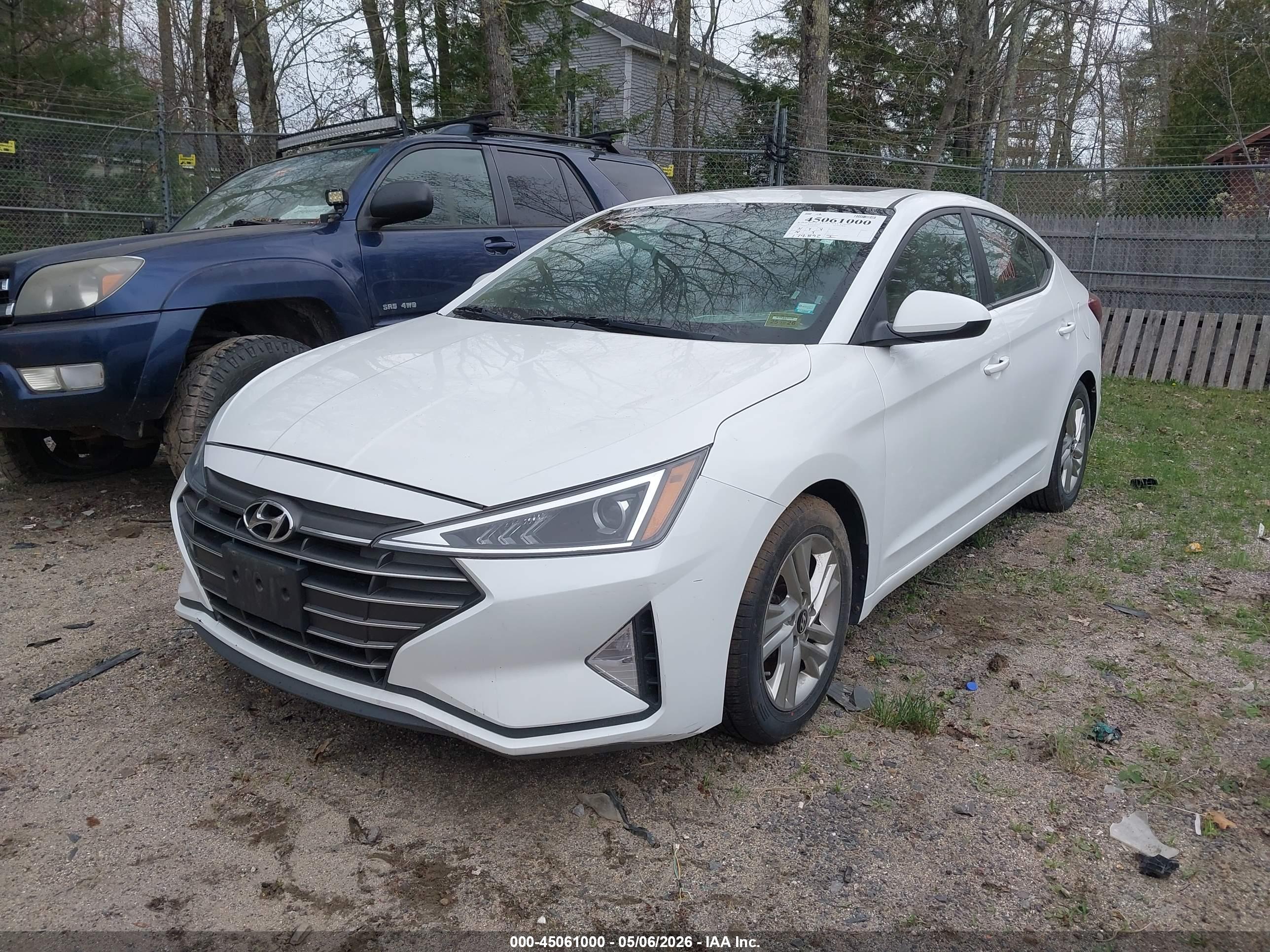 HYUNDAI ELANTRA image 2