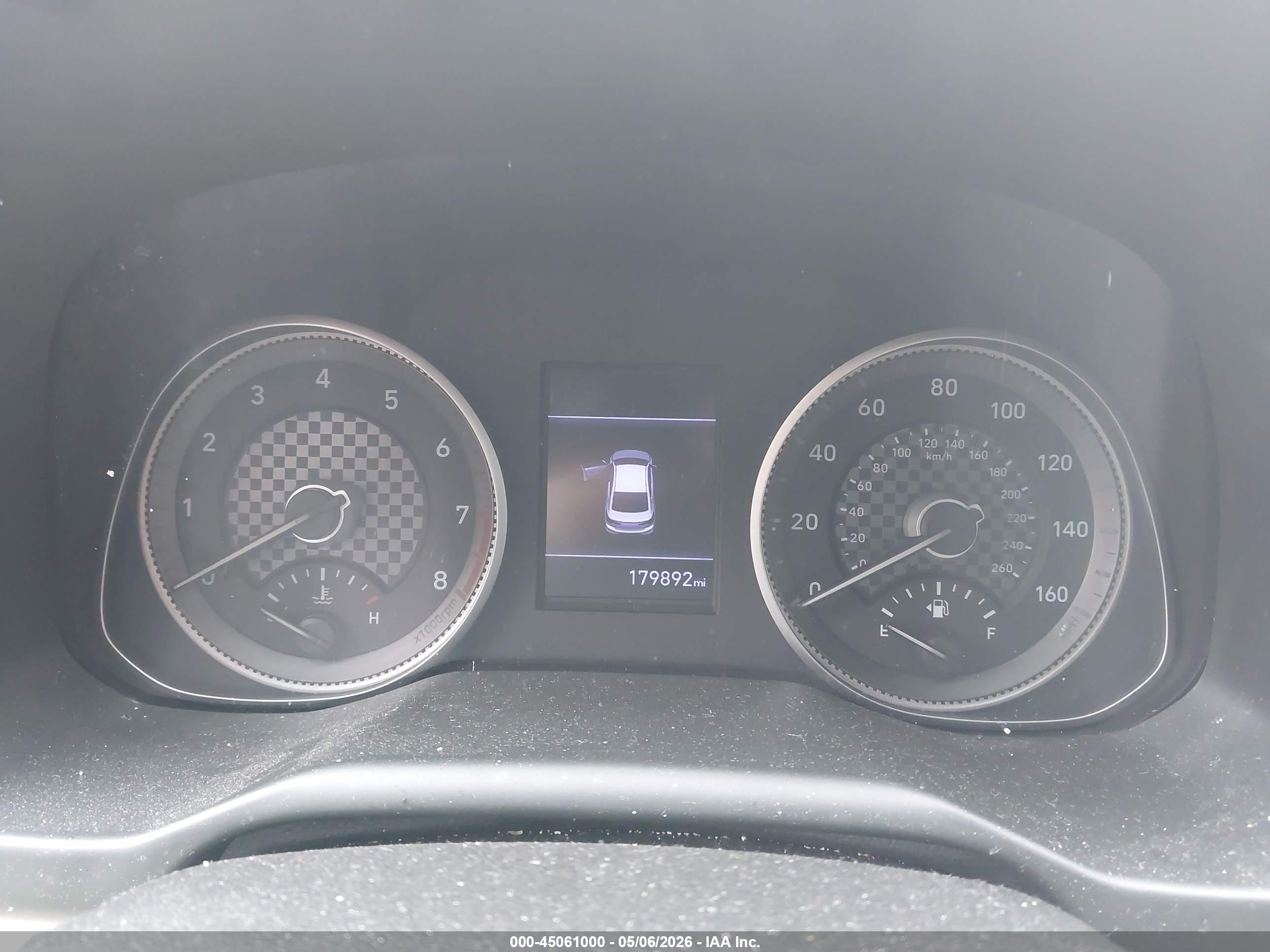 HYUNDAI ELANTRA image 7