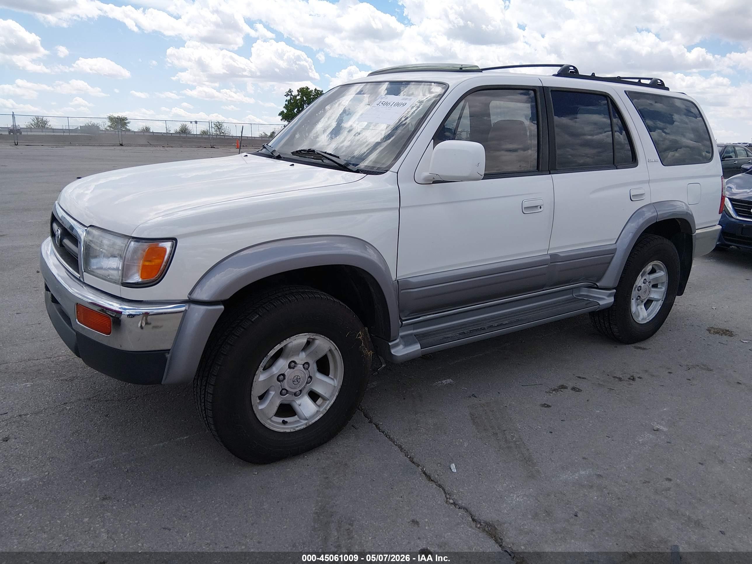 TOYOTA 4RUNNER image 2