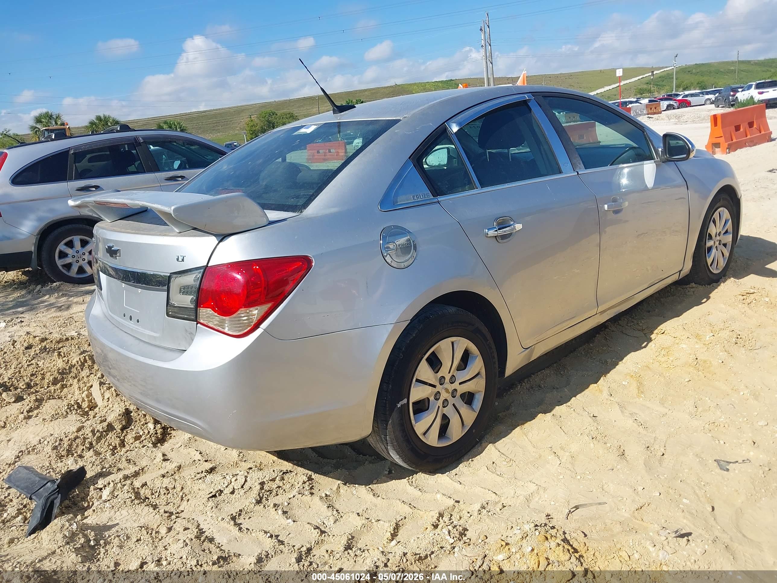 CHEVROLET CRUZE image 4