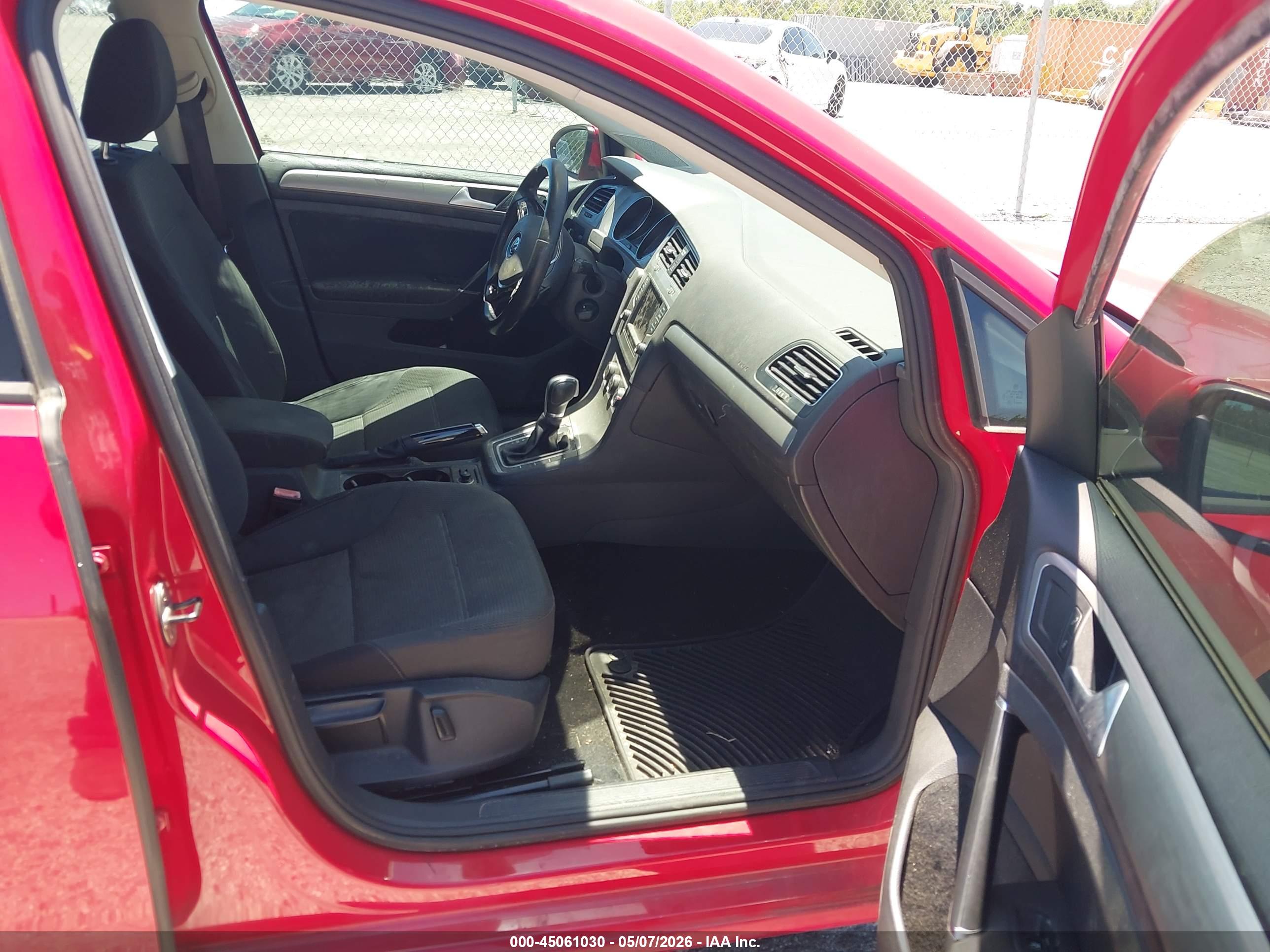 VOLKSWAGEN GOLF image 5